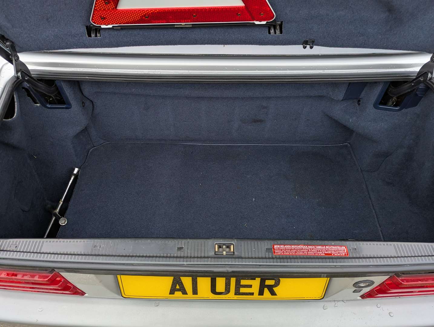 <p>1990 MERCEDES SL300-24 R129 AUTO</p>