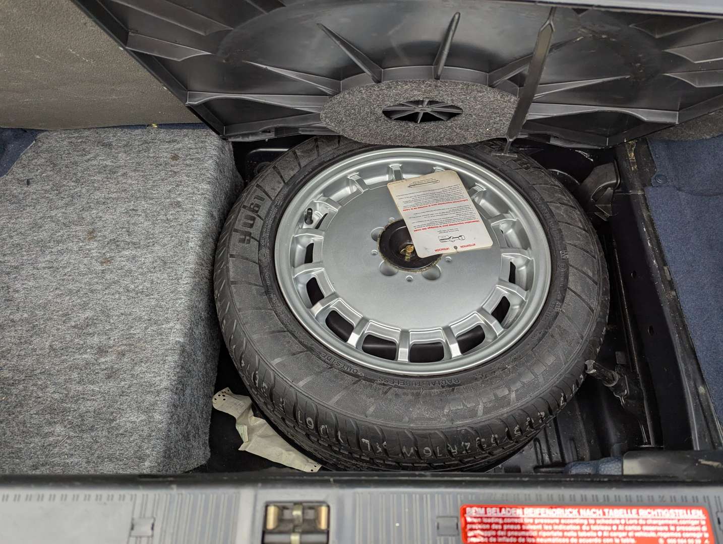 <p>1990 MERCEDES SL300-24 R129 AUTO</p>