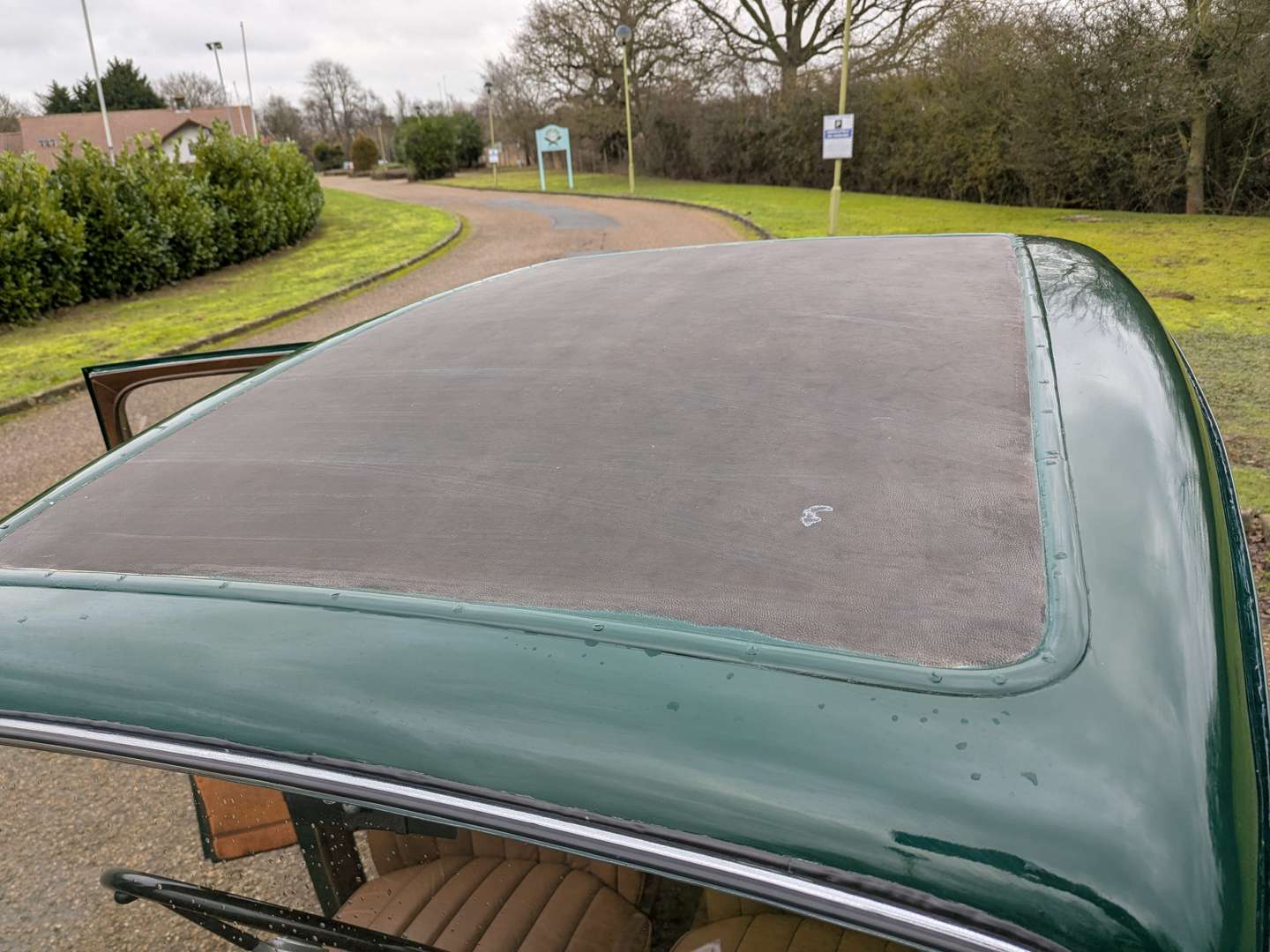 <p>1935 VAUXHALL 12DY</p>