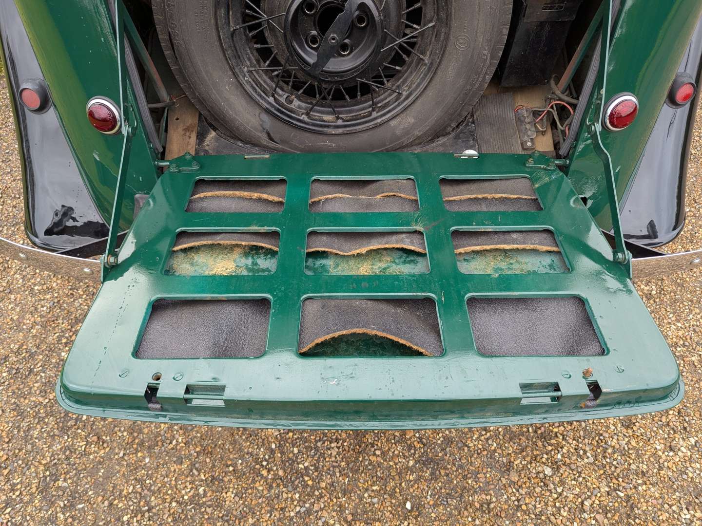 <p>1935 VAUXHALL 12DY</p>