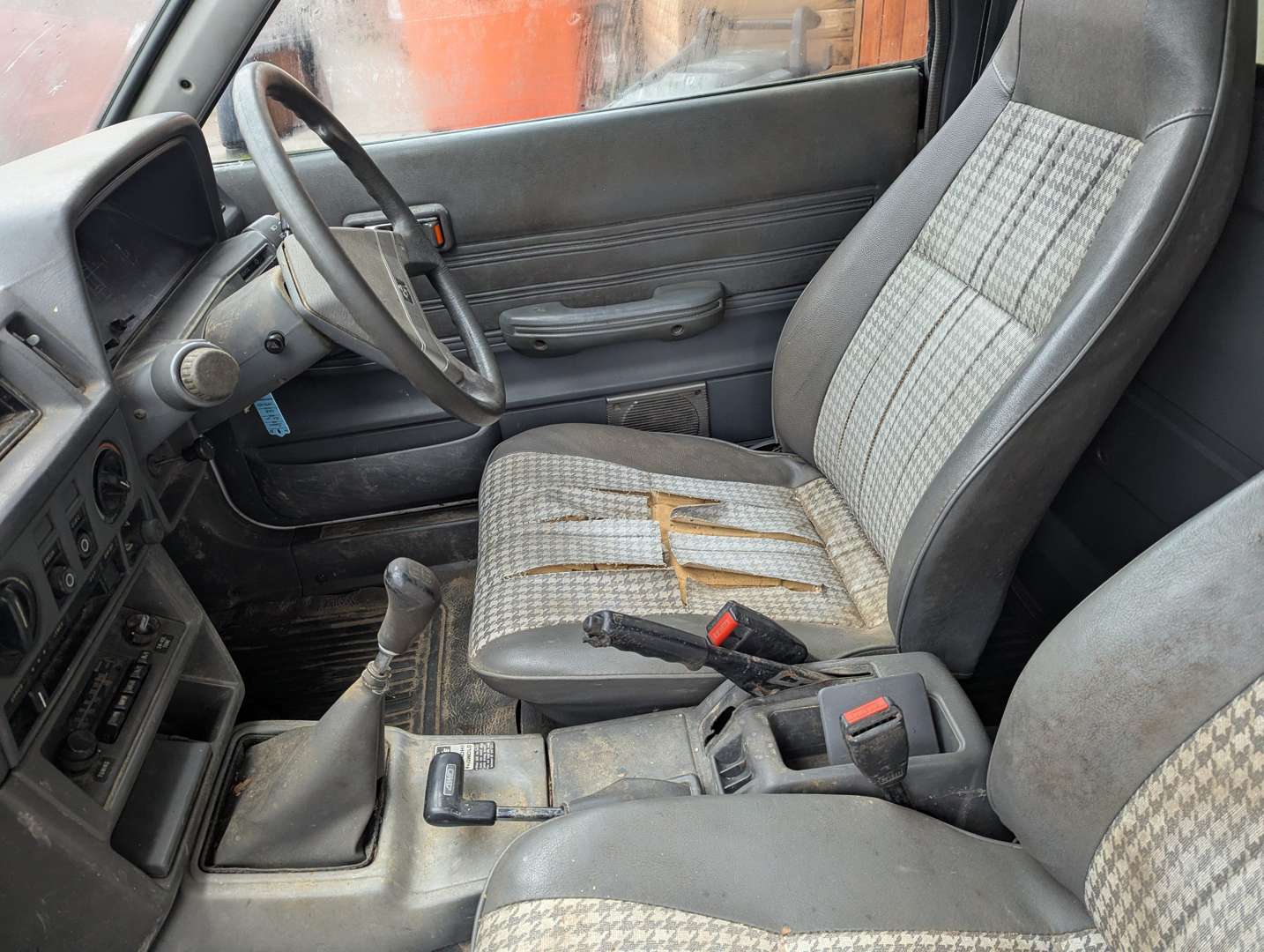 <p>1994 SUBARU 284 4WD PICK-UP</p>