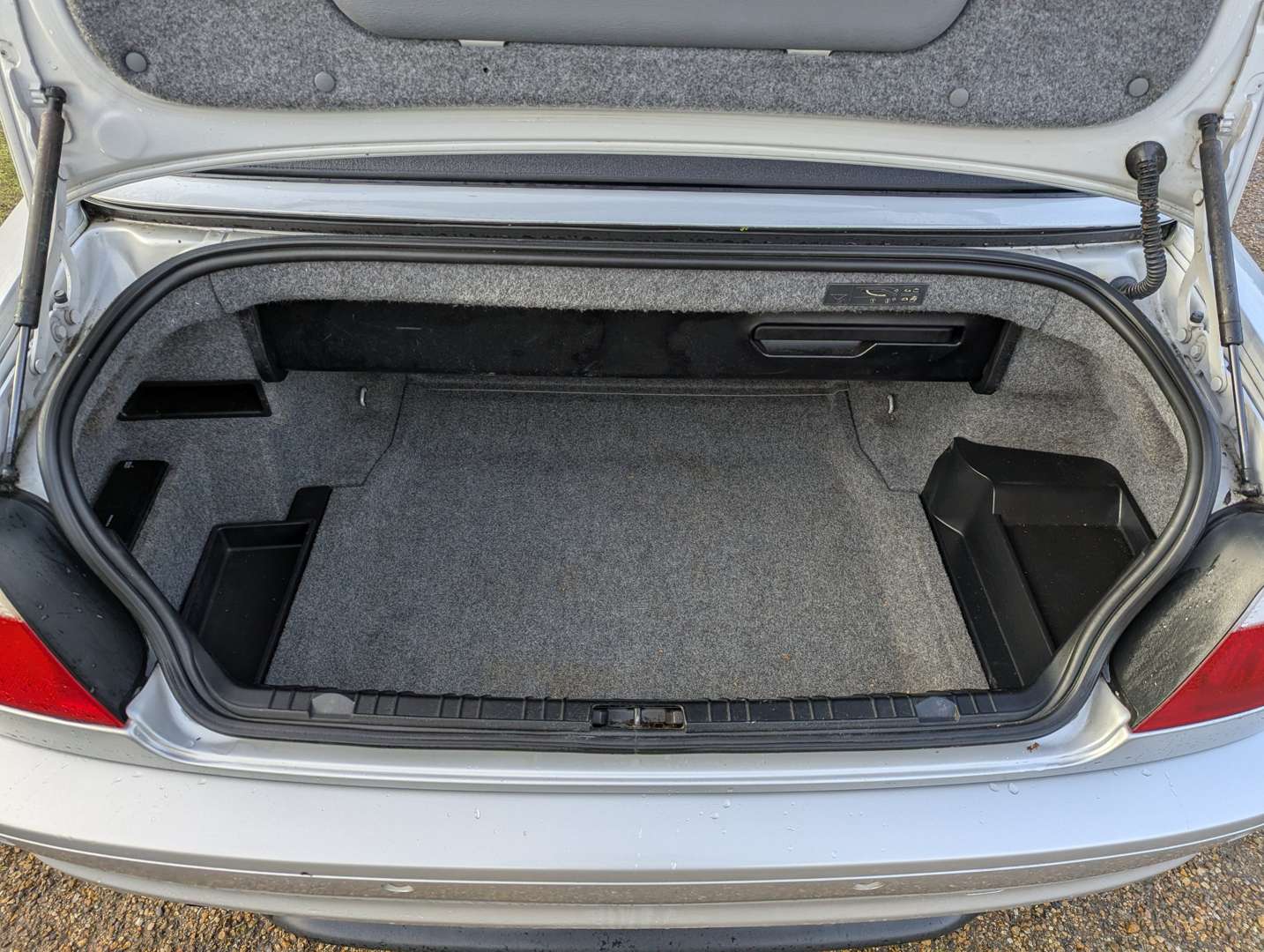 <p>2003 BMW 318CI E46 SPORT CONVERTIBLE</p>