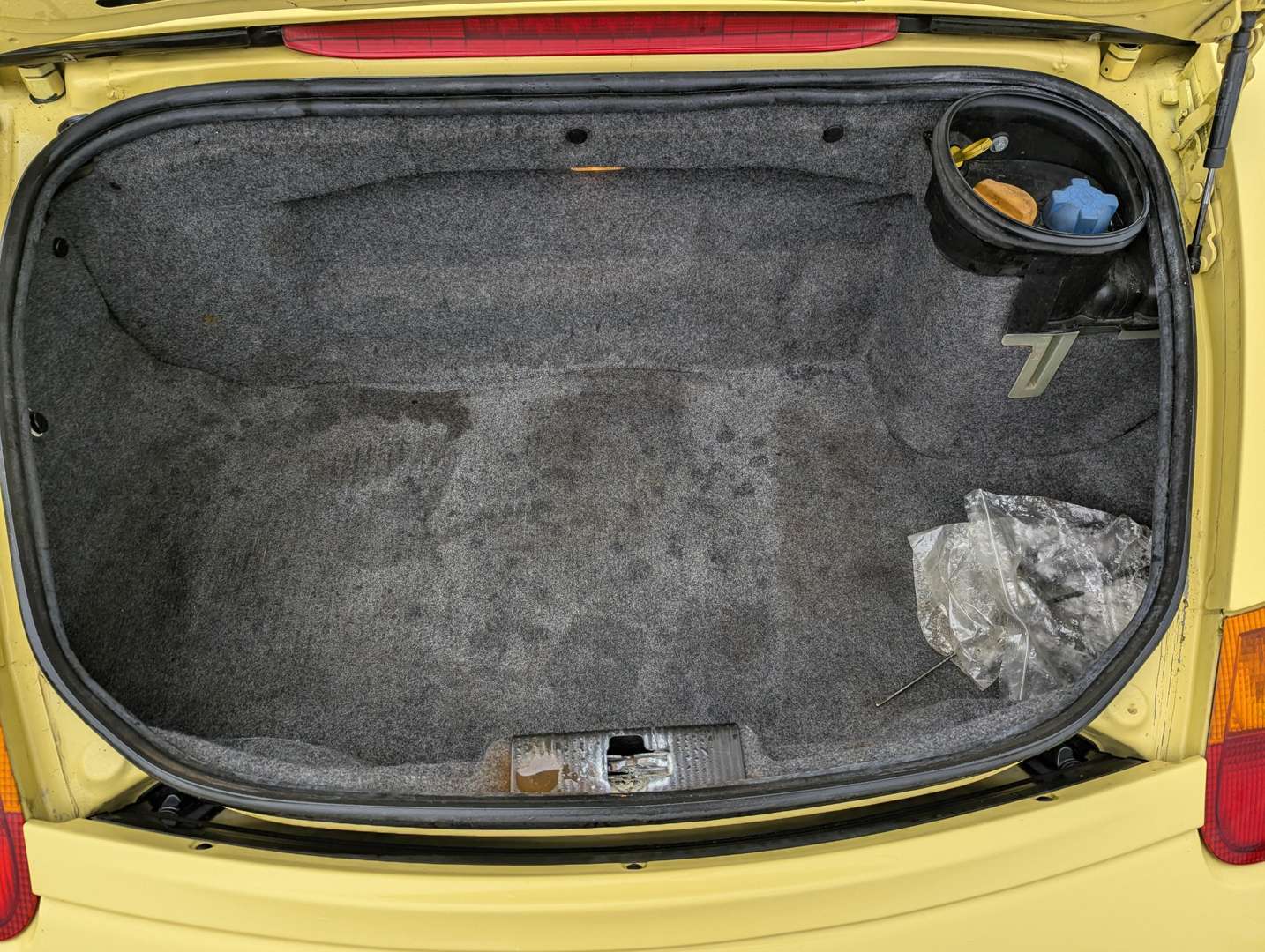 <p>1997 PORSCHE BOXSTER</p>