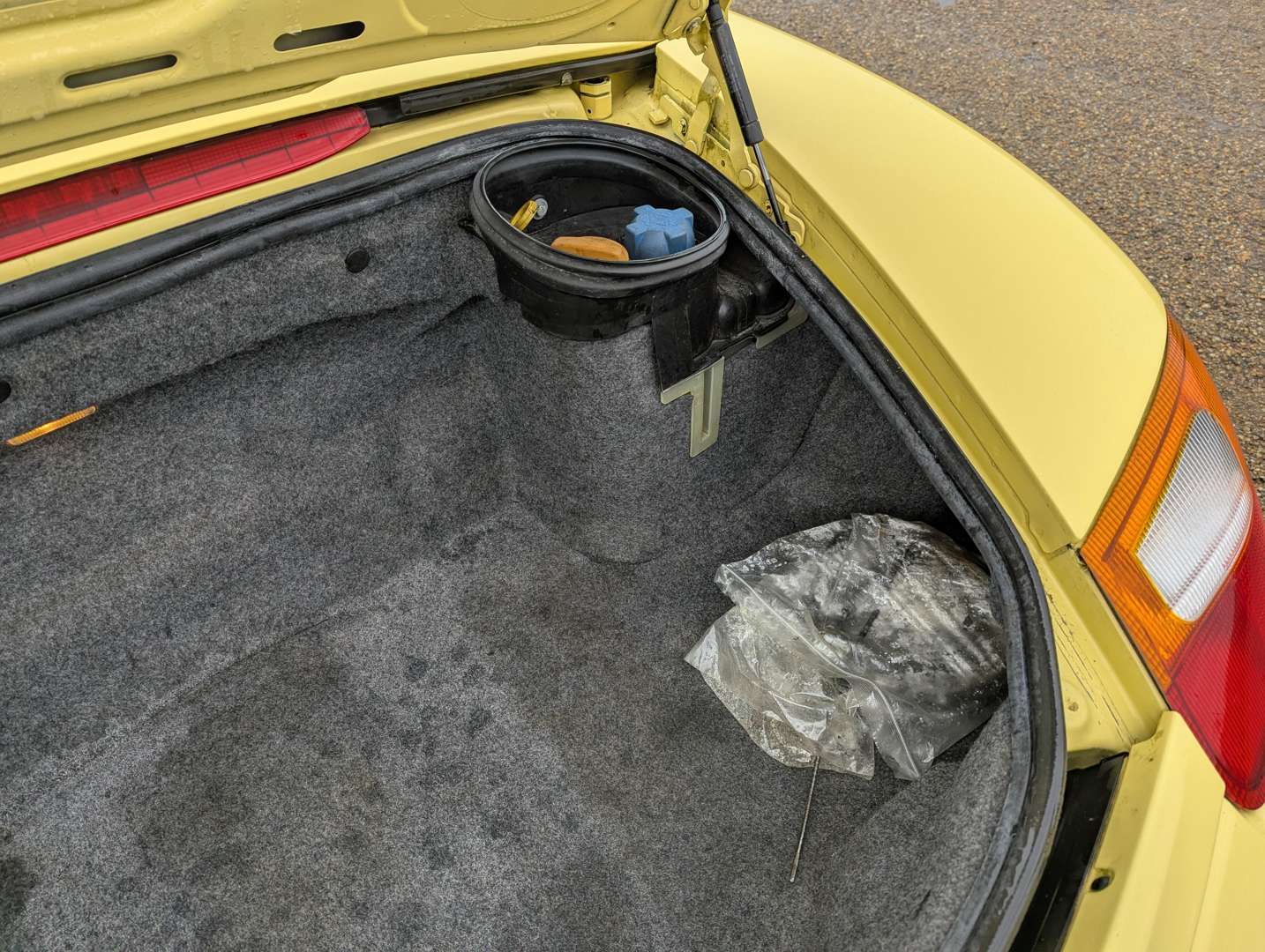 <p>1997 PORSCHE BOXSTER</p>