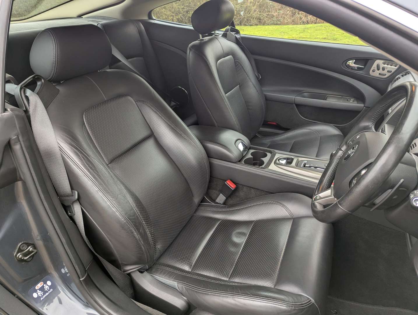 <p>2006 JAGUAR XKR 4.2 COUPE - 17,615 MILES FORM NEW</p>