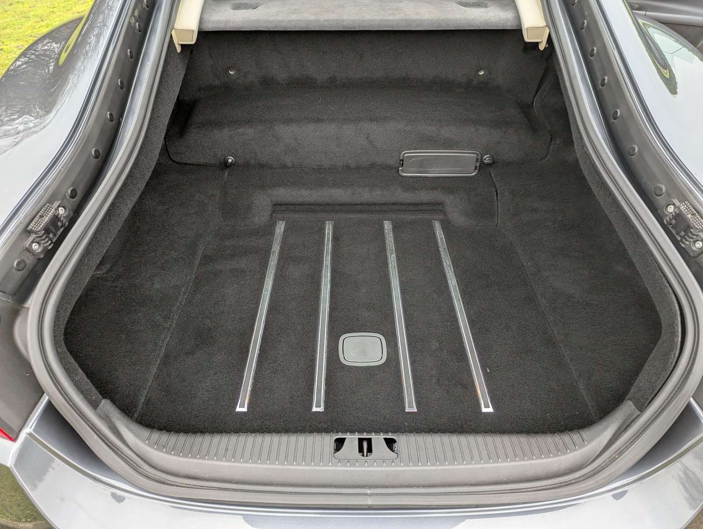 <p>2006 JAGUAR XKR 4.2 COUPE - 17,615 MILES FORM NEW</p>