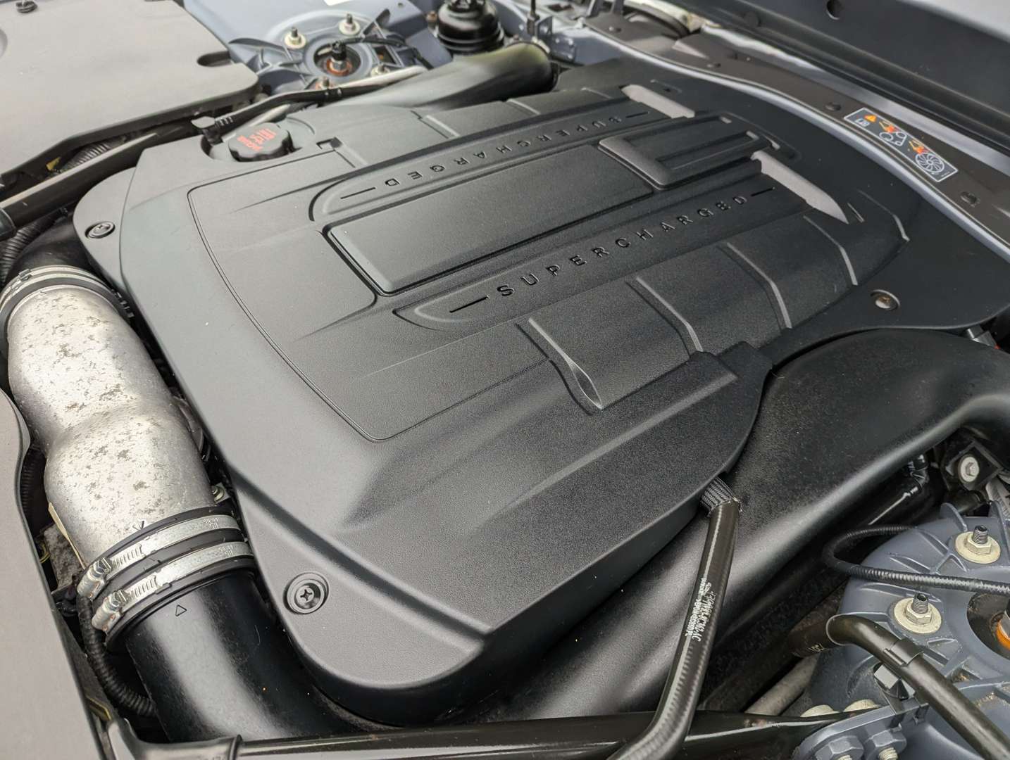 <p>2006 JAGUAR XKR 4.2 COUPE - 17,615 MILES FORM NEW</p>