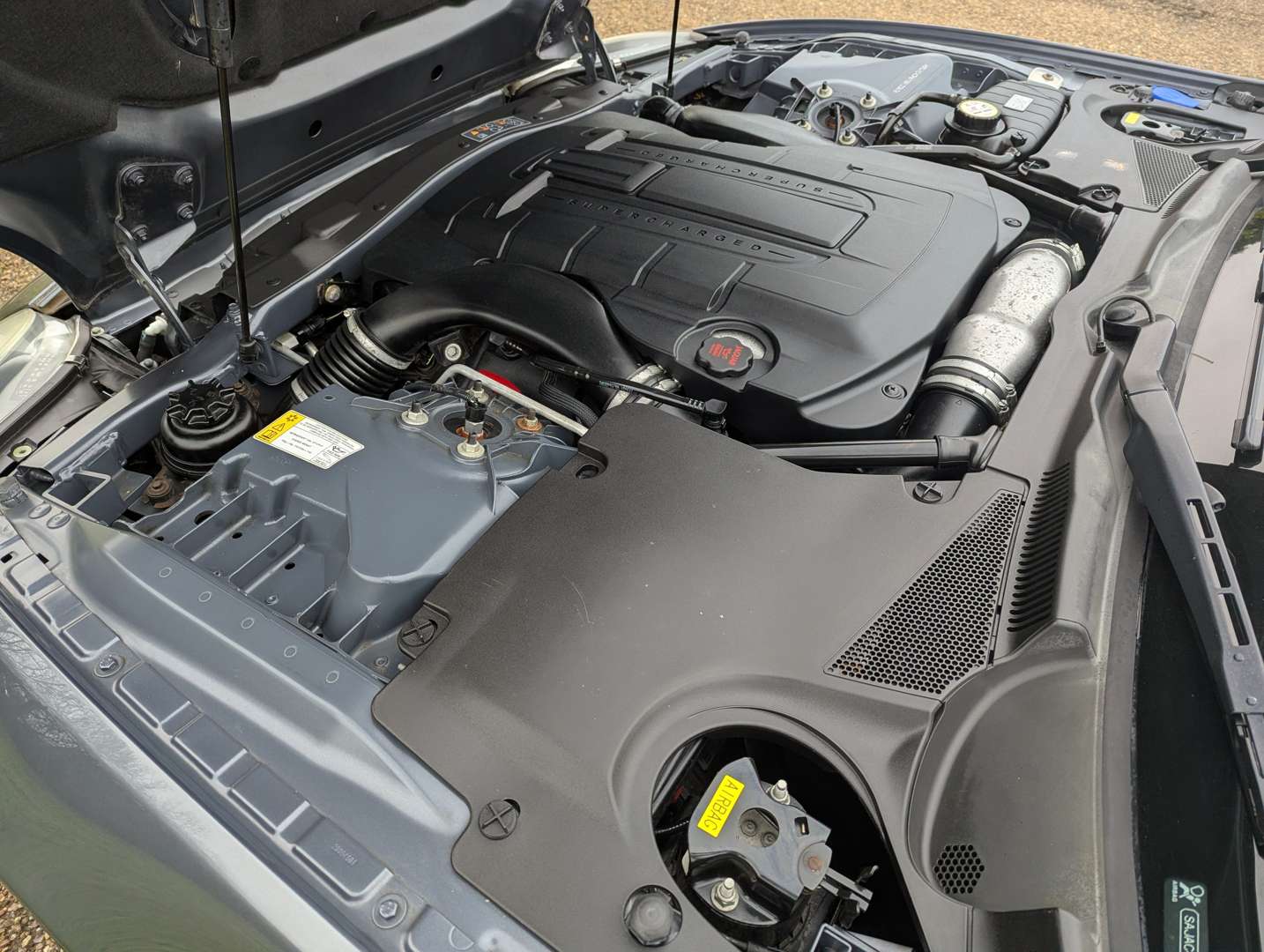 <p>2006 JAGUAR XKR 4.2 COUPE - 17,615 MILES FORM NEW</p>