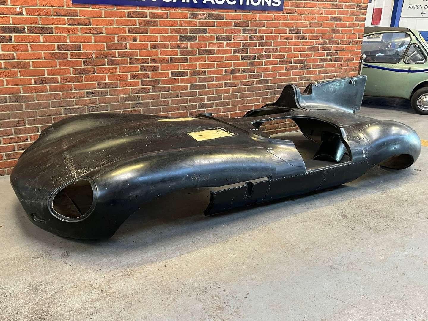 <p>TRIBUTE AUTOMOTIVE ‘D’ TYPE BODY SHELL REPLICA</p>