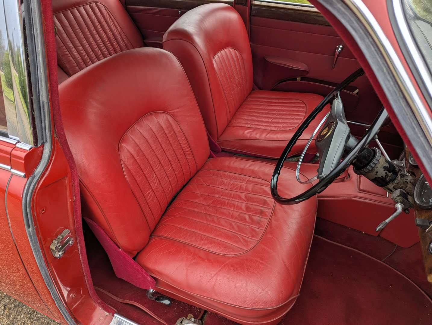 <p>1964 JAGUAR MKII 3.8</p>