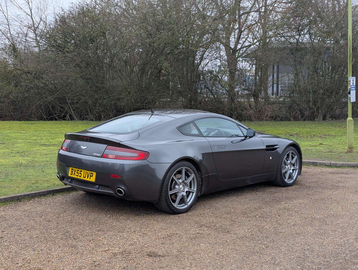<p>2005 ASTON MARTIN VANTAGE V8</p>