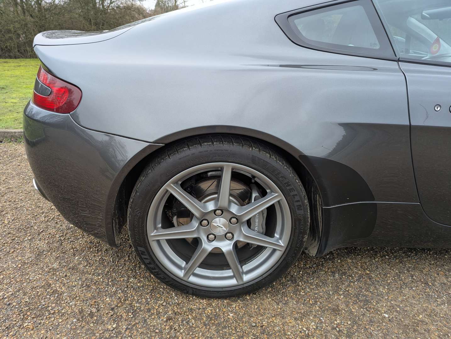 <p>2005 ASTON MARTIN VANTAGE V8</p>