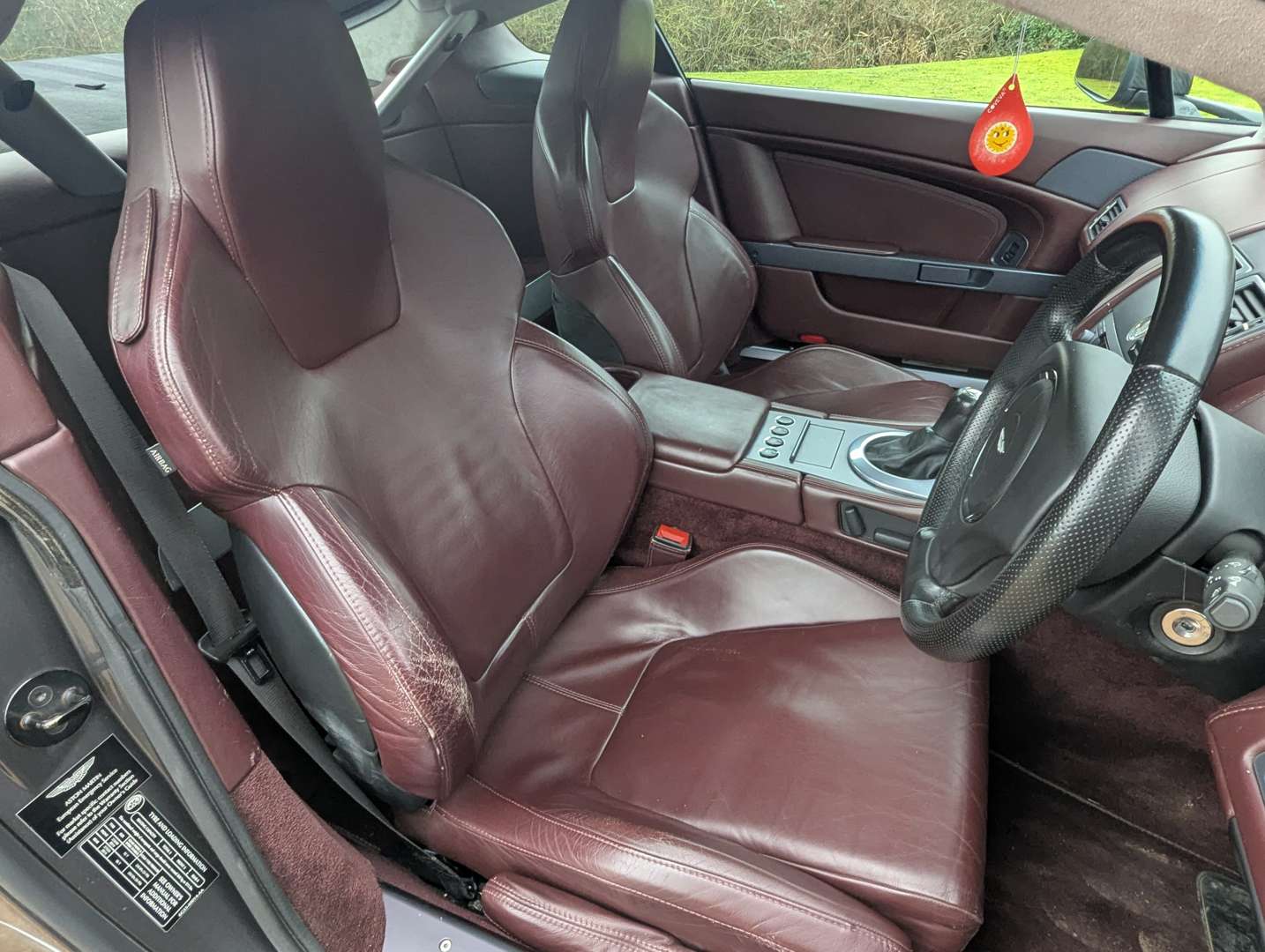 <p>2005 ASTON MARTIN VANTAGE V8</p>