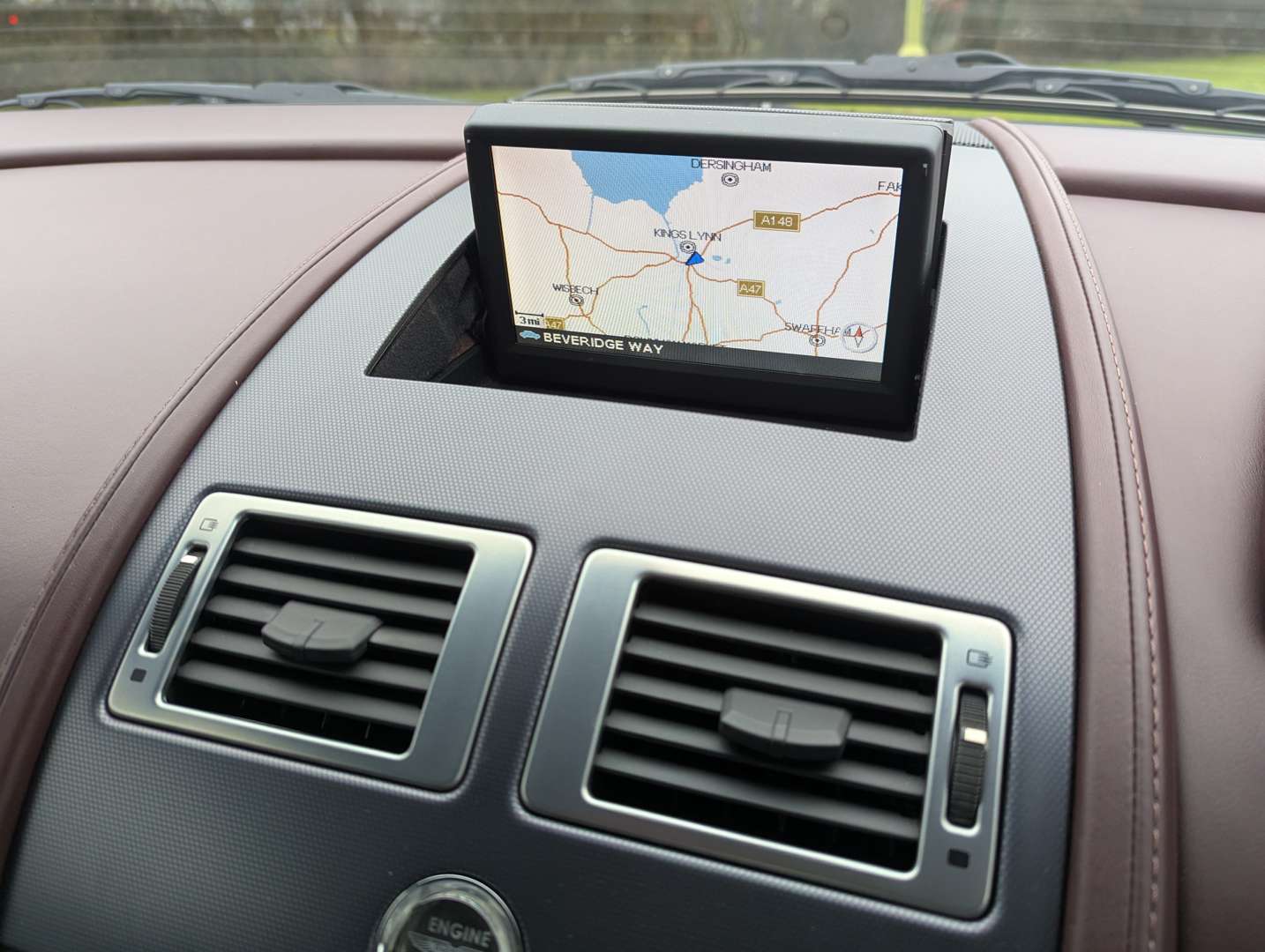 <p>2005 ASTON MARTIN VANTAGE V8</p>