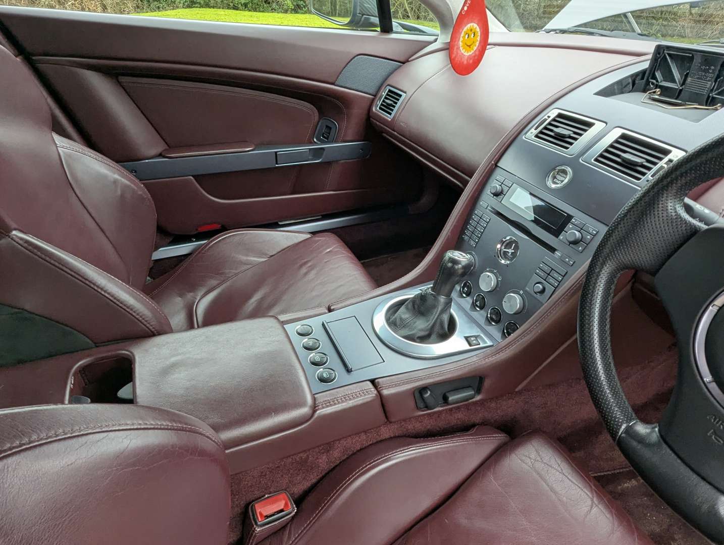 <p>2005 ASTON MARTIN VANTAGE V8</p>