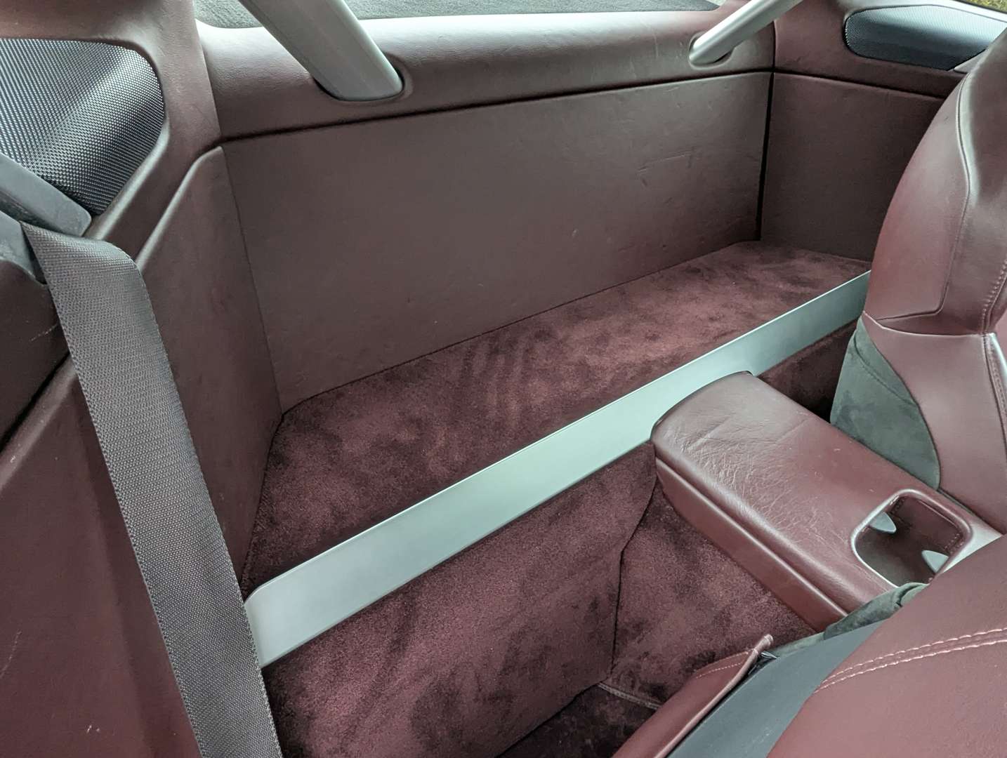 <p>2005 ASTON MARTIN VANTAGE V8</p>