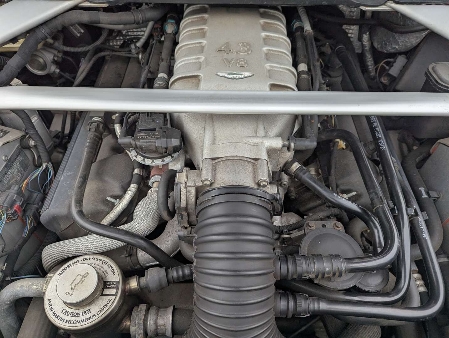 <p>2005 ASTON MARTIN VANTAGE V8</p>