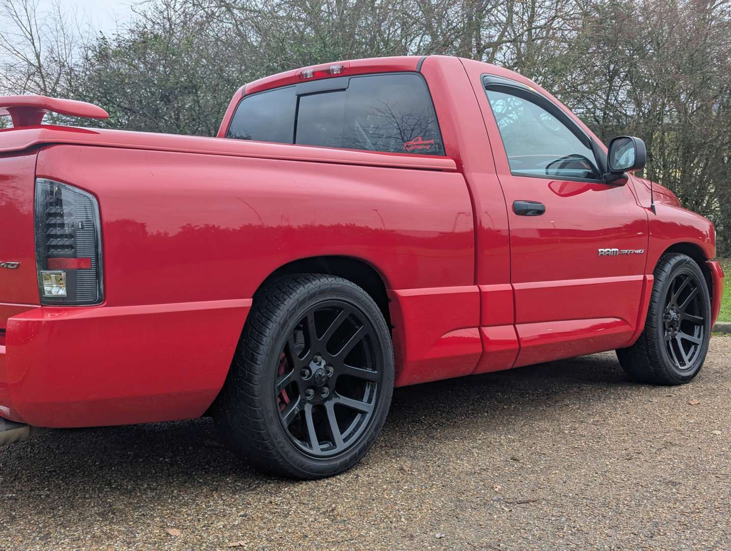 <p>2005 DODGE RAM SRT-10 LHD</p>