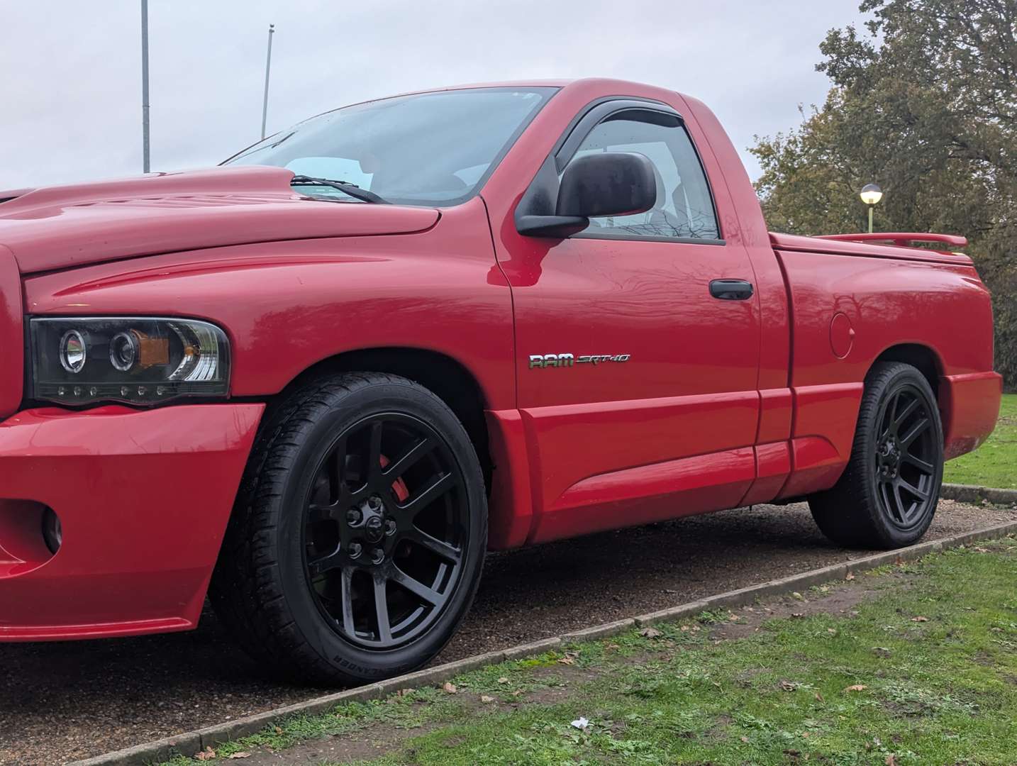 <p>2005 DODGE RAM SRT-10 LHD</p>