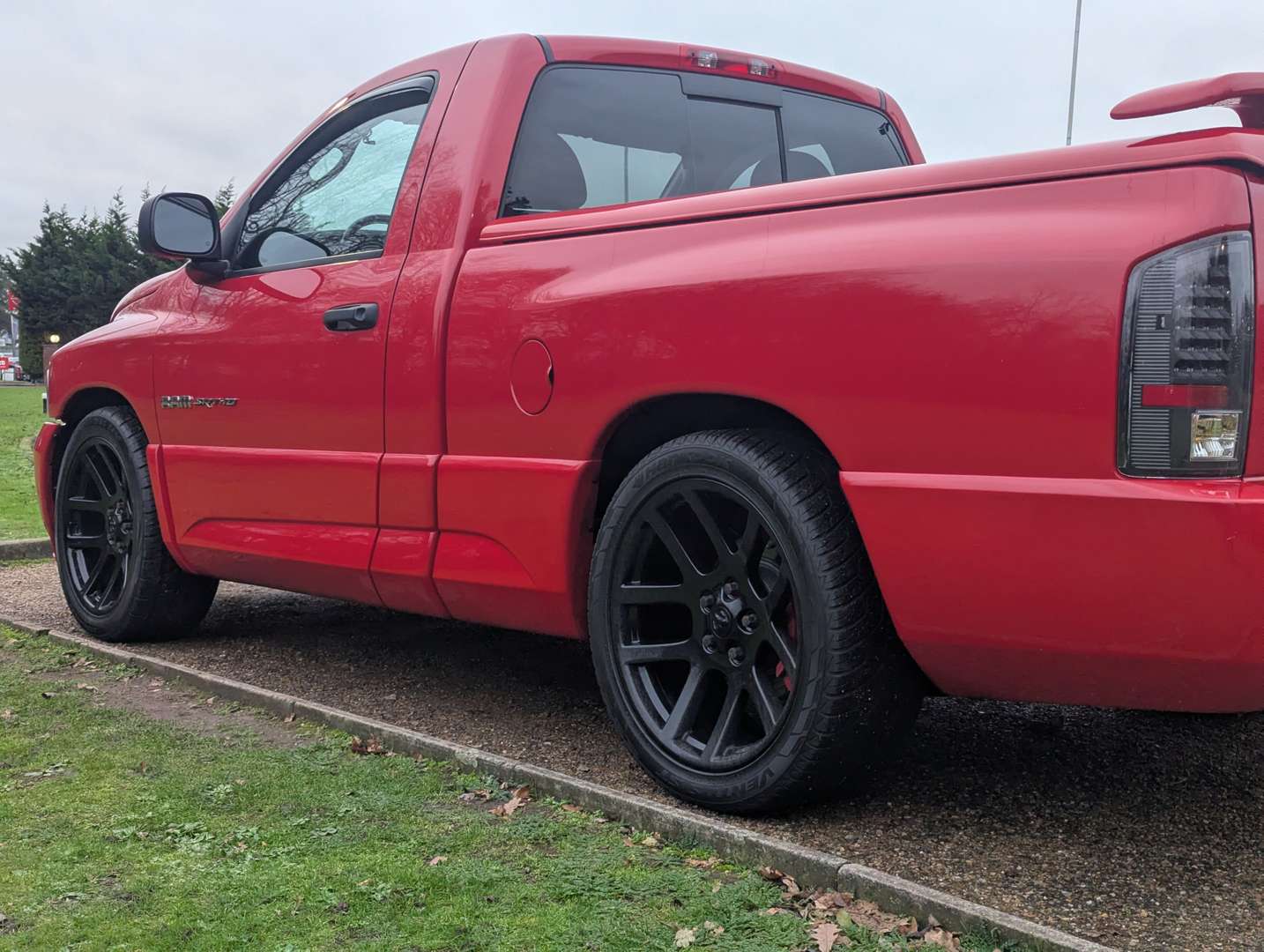 <p>2005 DODGE RAM SRT-10 LHD</p>