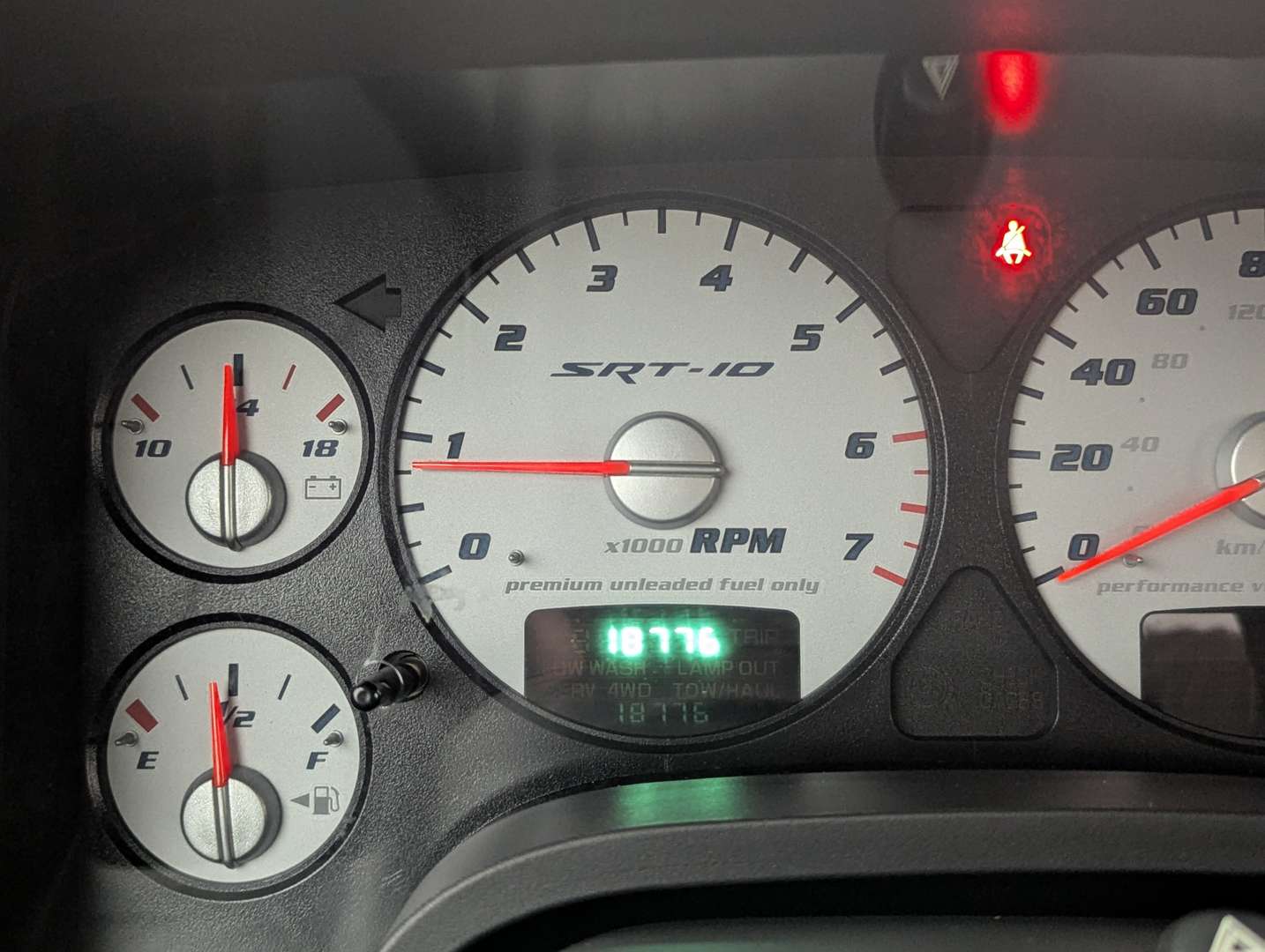 <p>2005 DODGE RAM SRT-10 LHD</p>