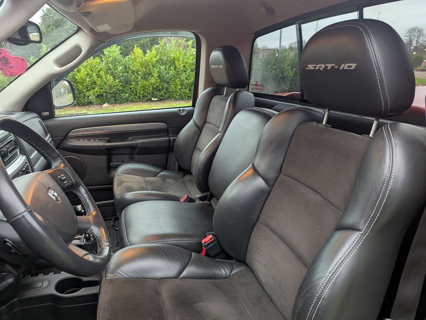 <p>2005 DODGE RAM SRT-10 LHD</p>