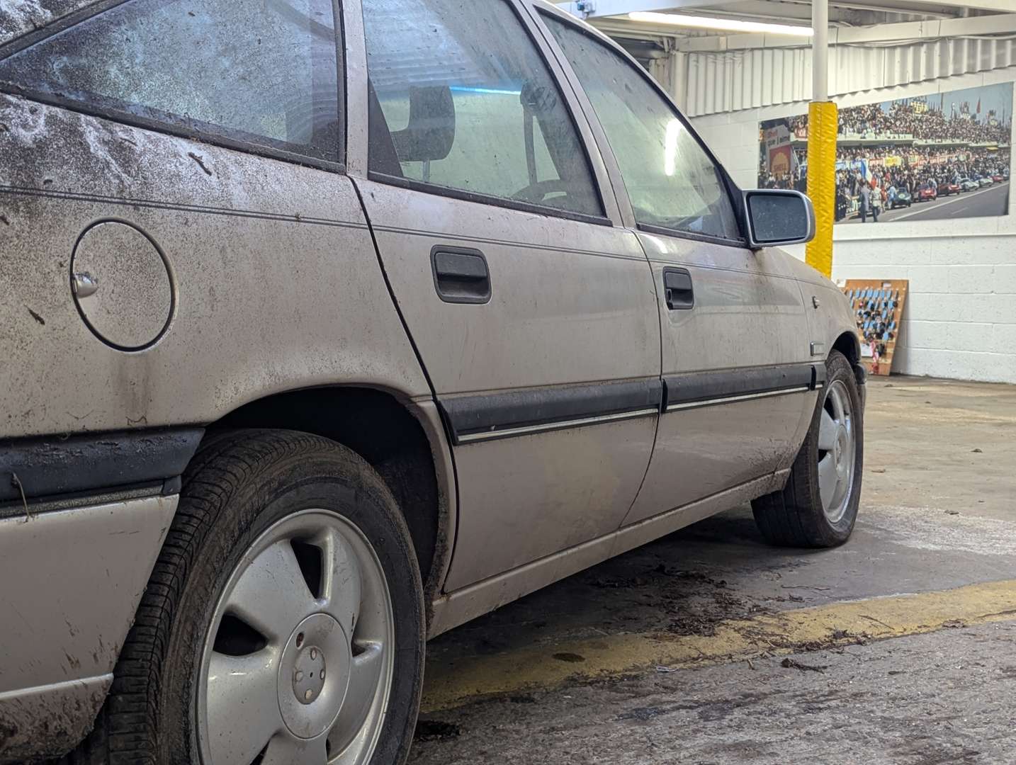 <p>1993 VAUXHALL CAVALIER DIPLOMAT AUTO</p>