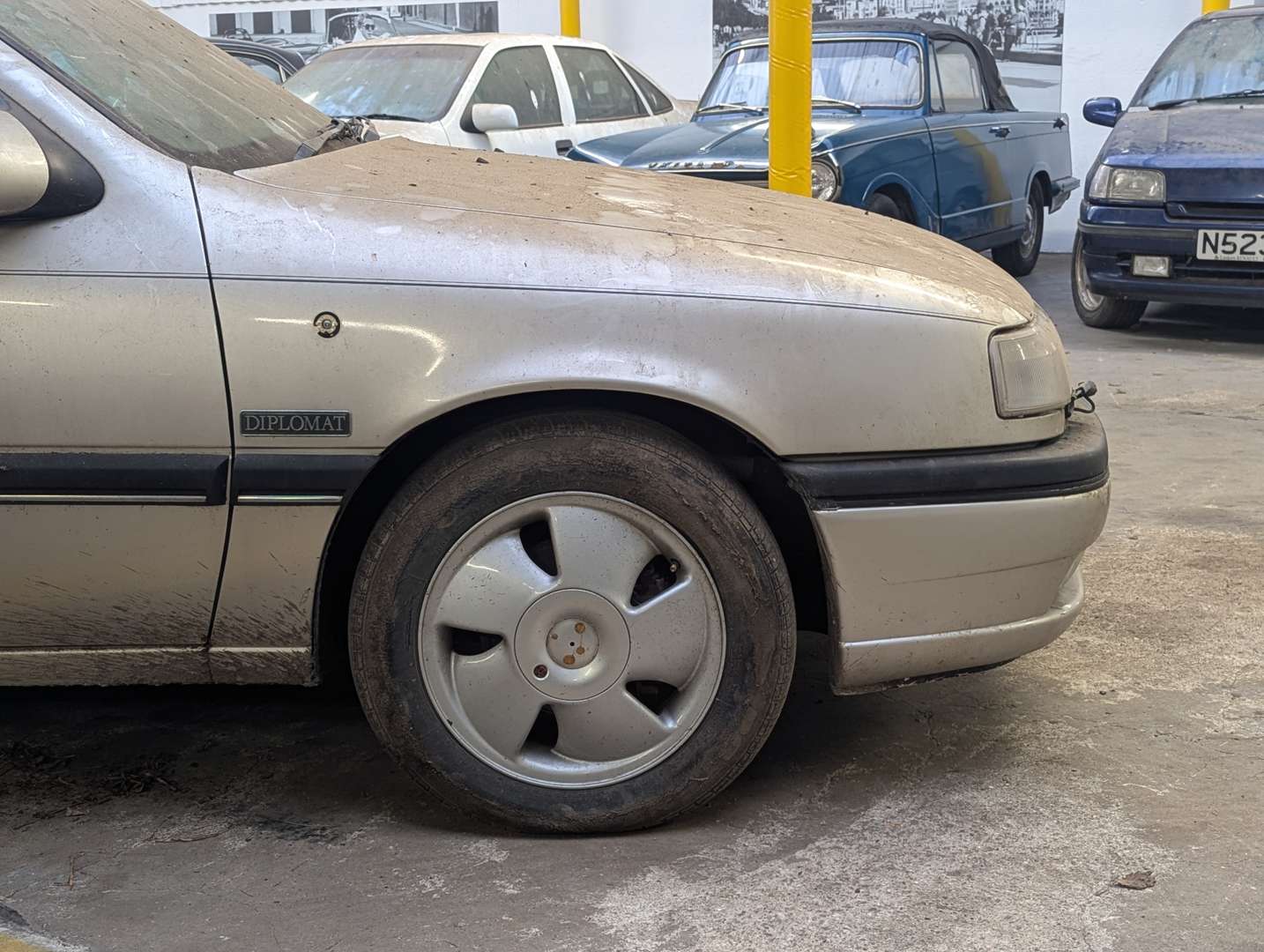 <p>1993 VAUXHALL CAVALIER DIPLOMAT AUTO</p>