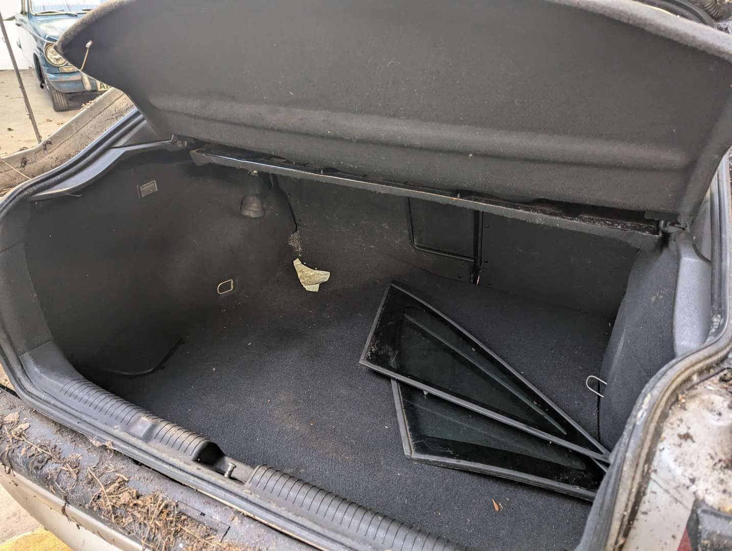 <p>1993 VAUXHALL CAVALIER DIPLOMAT AUTO</p>