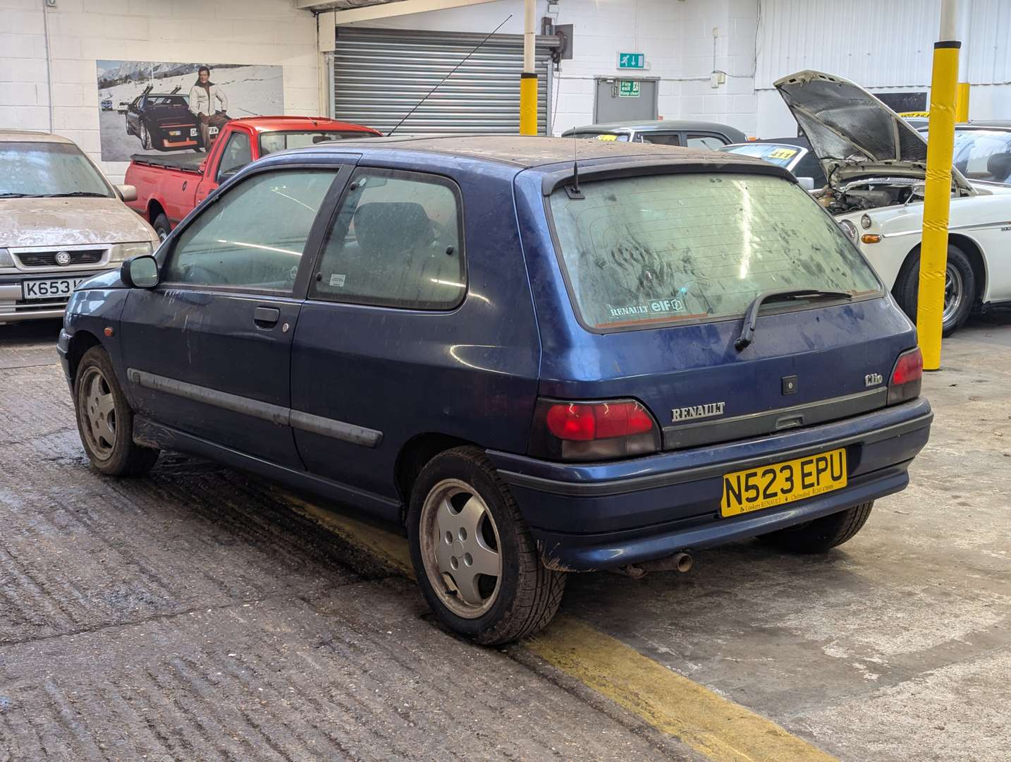 <p>1996 RENAULT CLIO RSI</p>