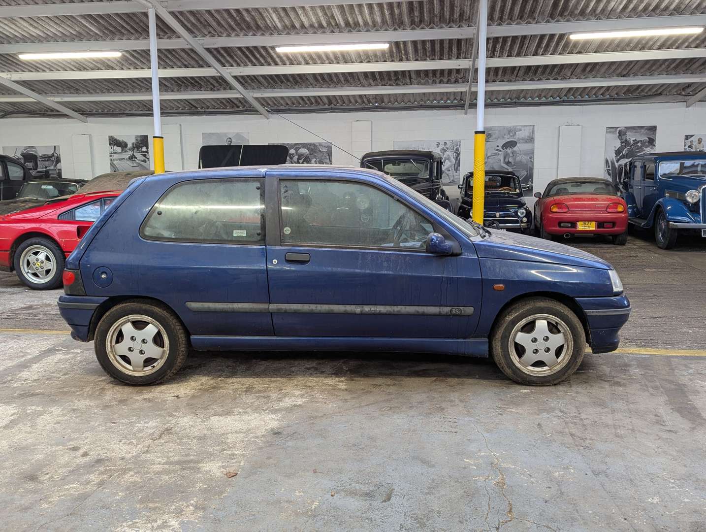 <p>1996 RENAULT CLIO RSI</p>