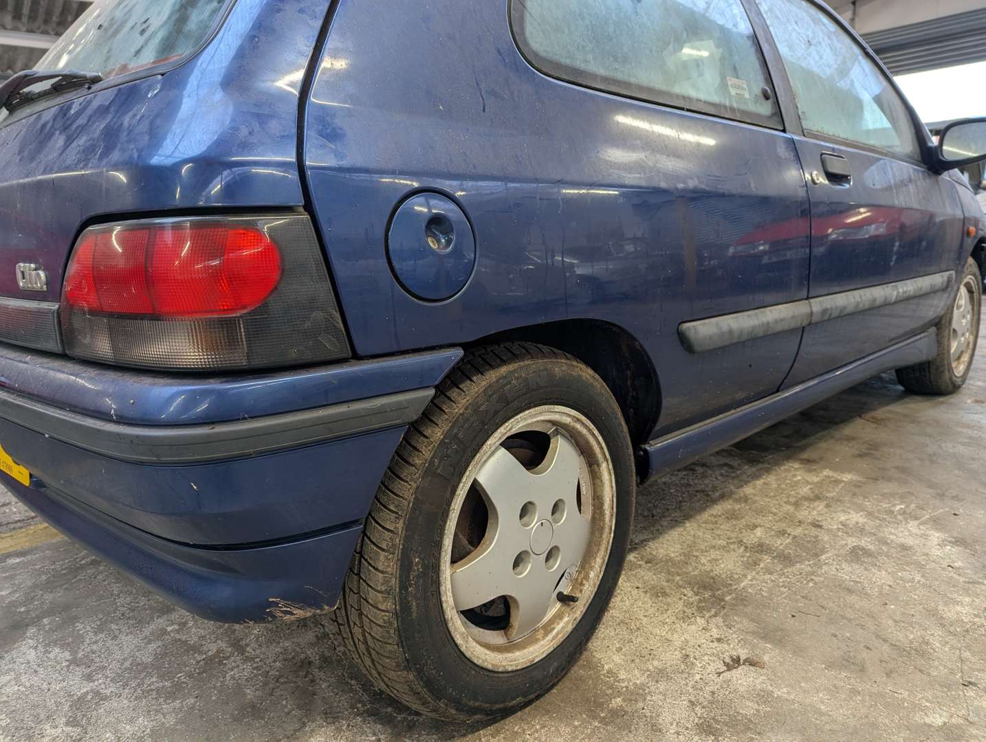 <p>1996 RENAULT CLIO RSI</p>