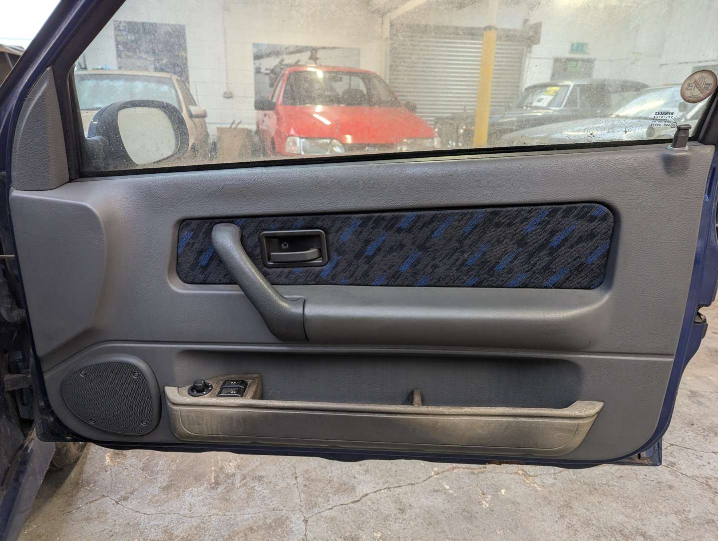 <p>1996 RENAULT CLIO RSI</p>