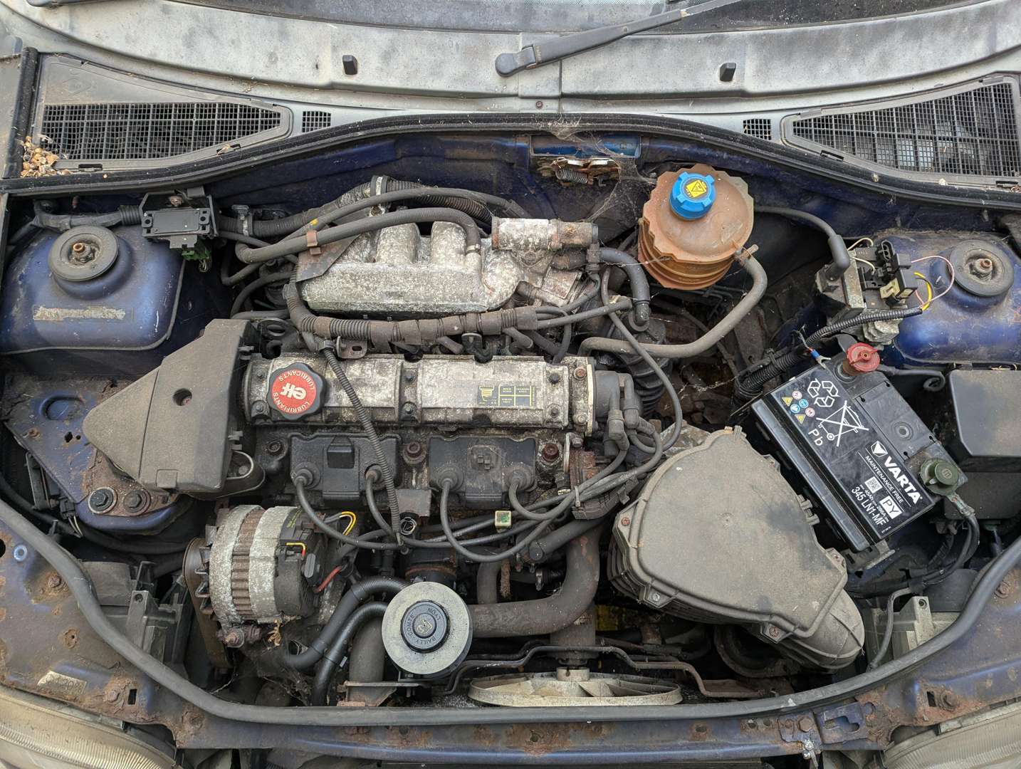 <p>1996 RENAULT CLIO RSI</p>