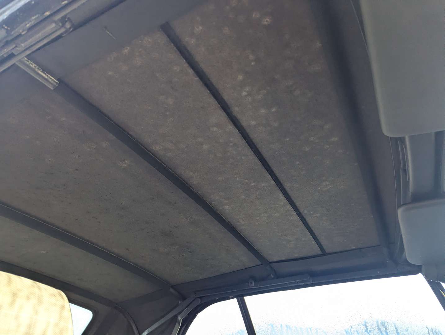 <p>1990 BMW E30 320I CONVERTIBLE</p>