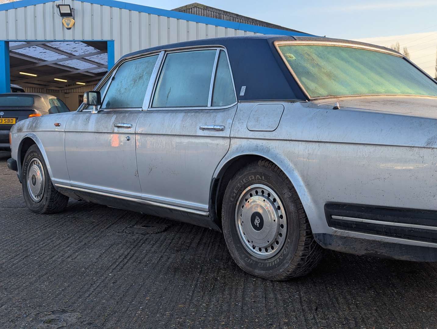 <p>1985 ROLLS ROYCE SILVER SPIRIT</p>