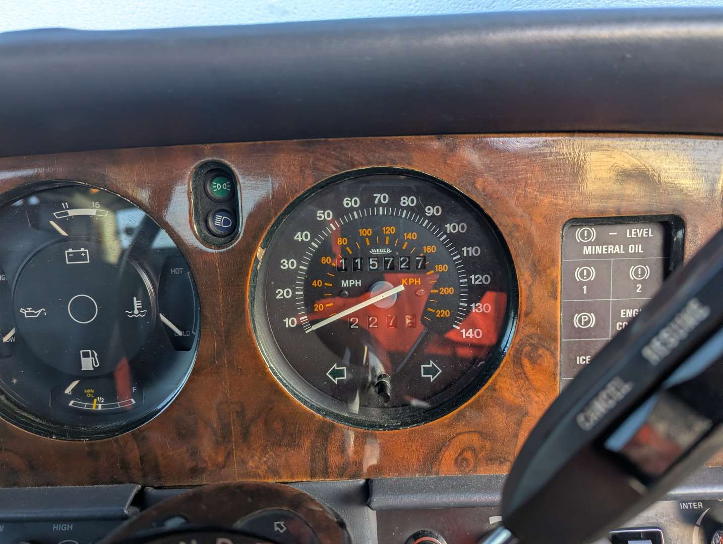 <p>1985 ROLLS ROYCE SILVER SPIRIT</p>