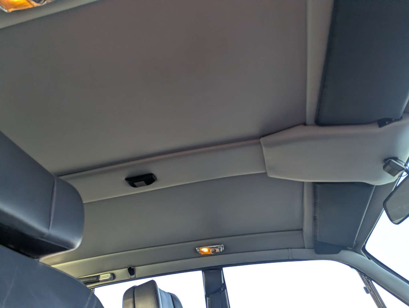 <p>1985 ROLLS ROYCE SILVER SPIRIT</p>