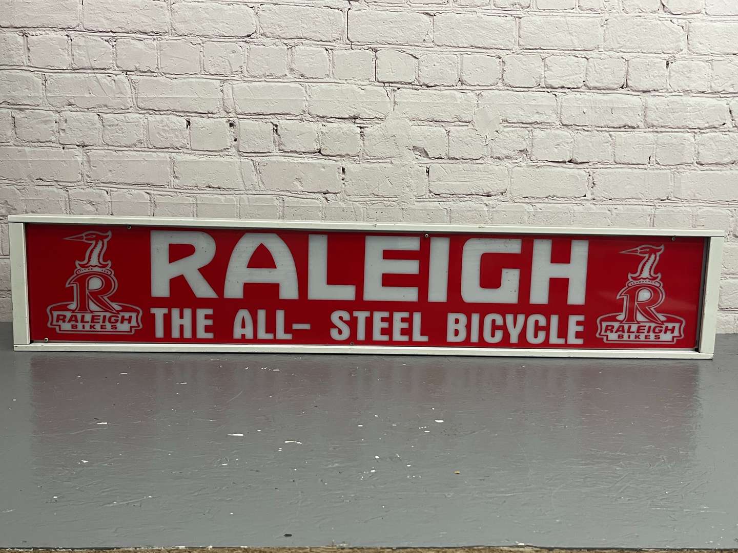 <p>Raleigh The All Steel Bicycle Illuminated Sign</p>