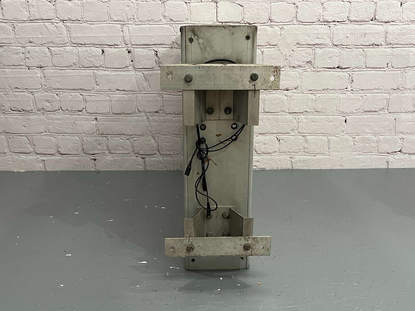 <p>Raleigh Bike Agent Wall Hanging Illuminated Sign</p>