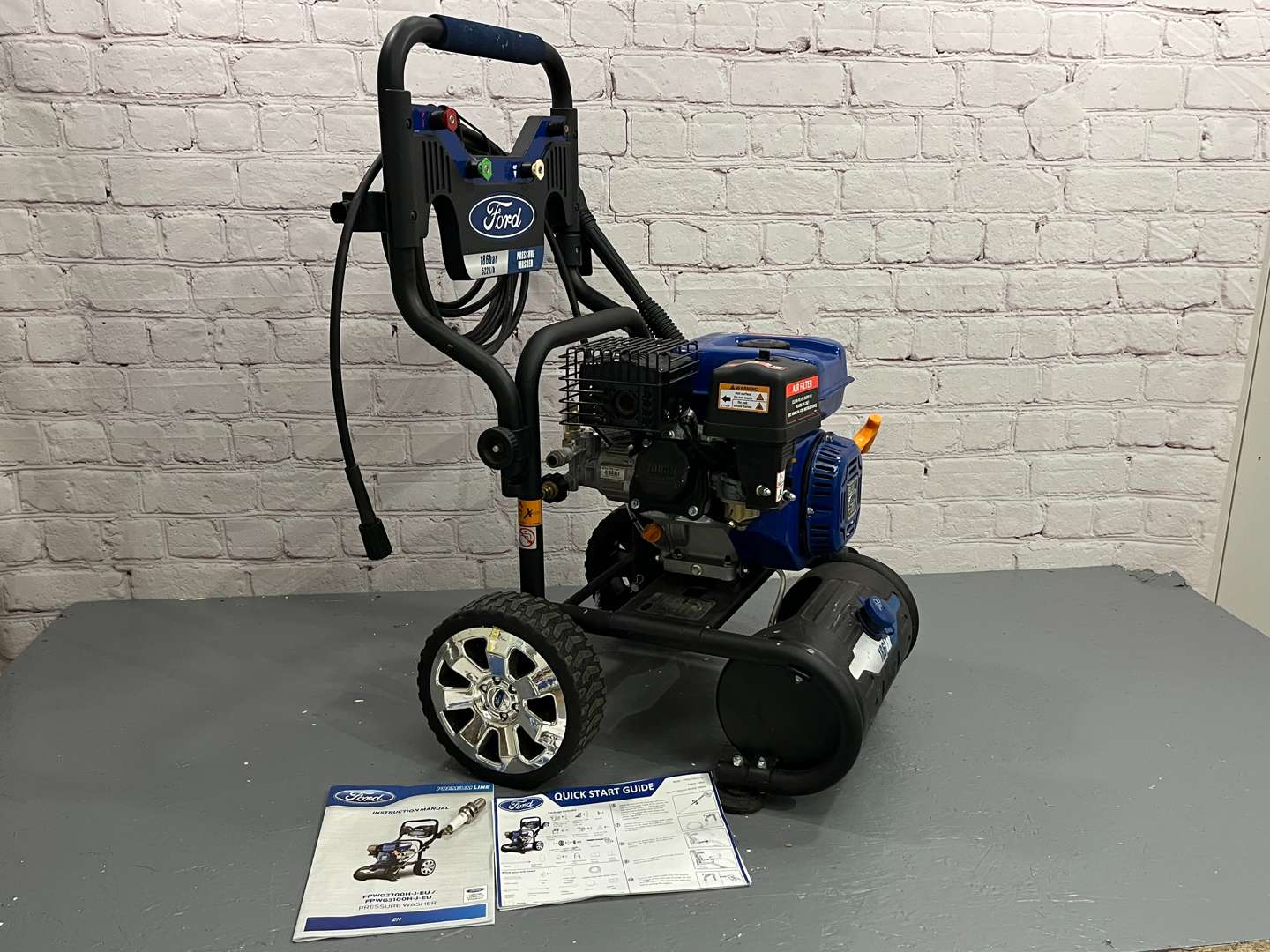 <p>Ford Liveried Petrol Pressure Washer&nbsp;</p>