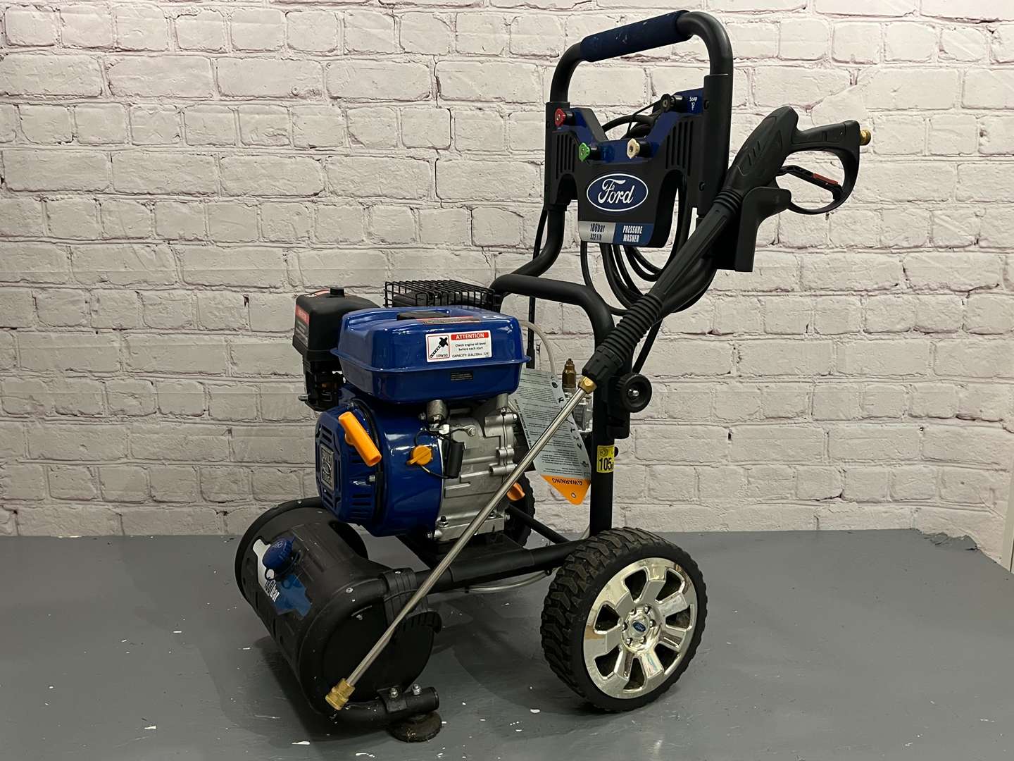 <p>Ford Liveried Petrol Pressure Washer&nbsp;</p>