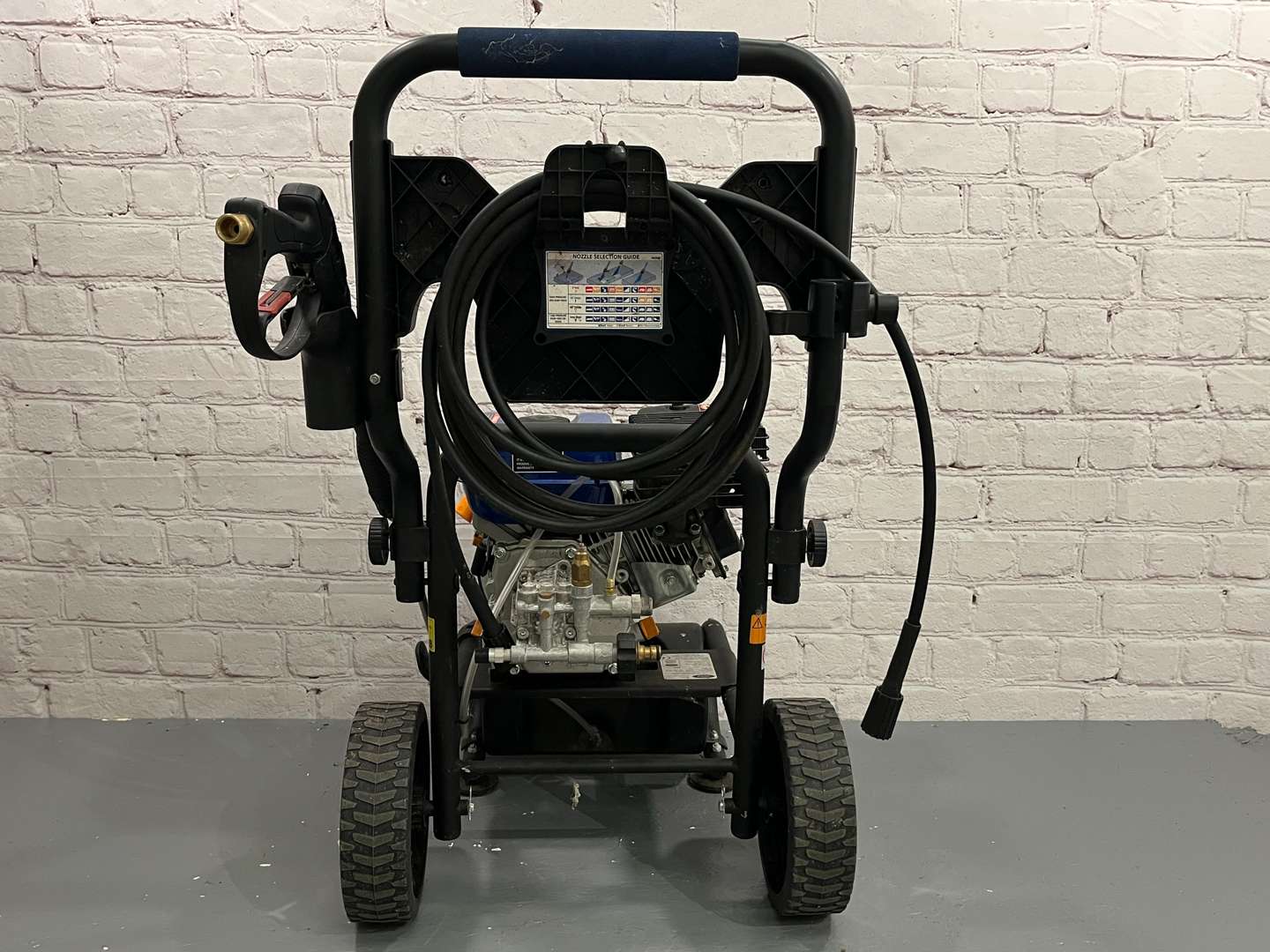 <p>Ford Liveried Petrol Pressure Washer&nbsp;</p>
