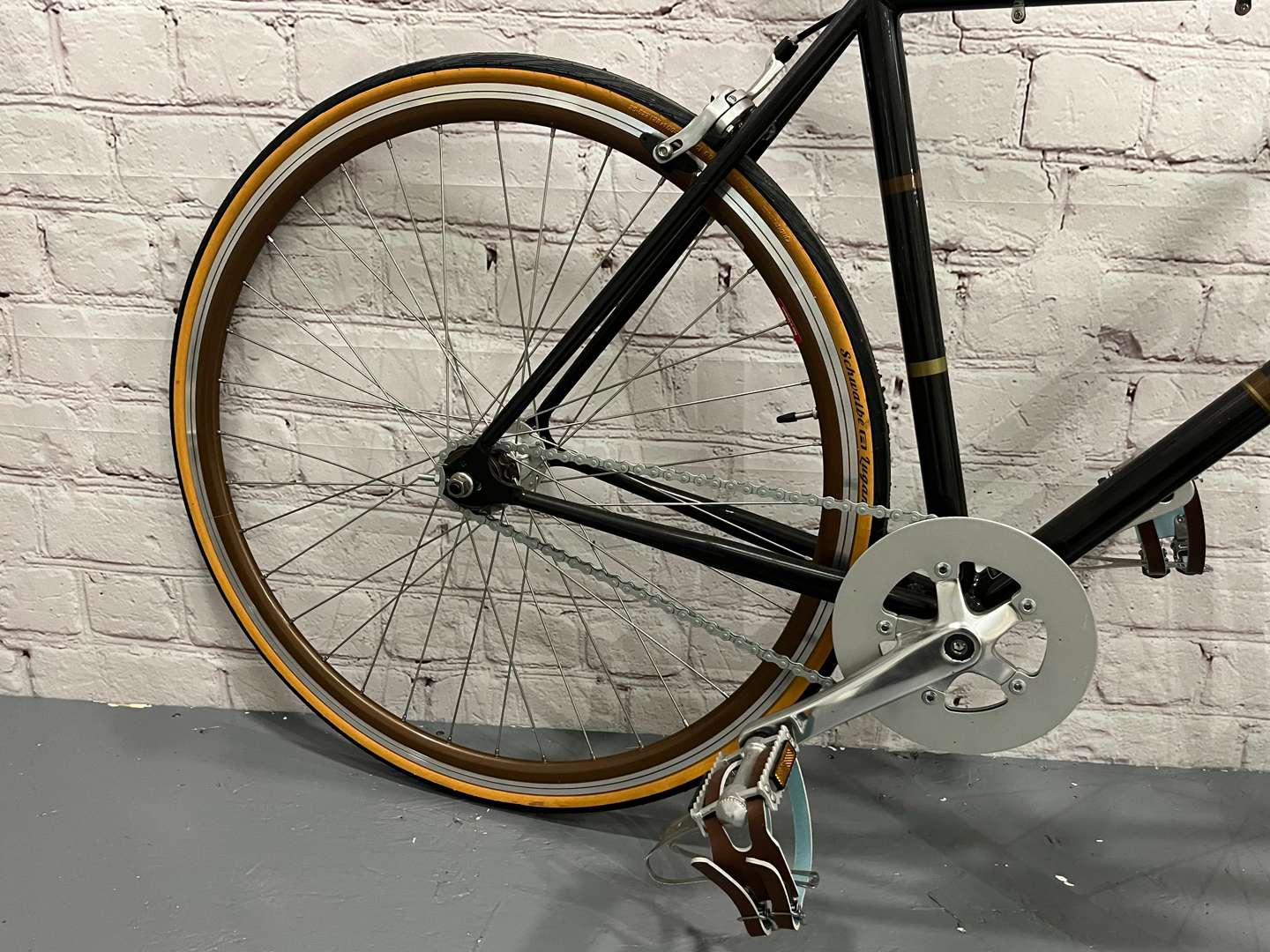 <p>Raleigh “Propaganda” Single Speed Hybrid Bike</p>