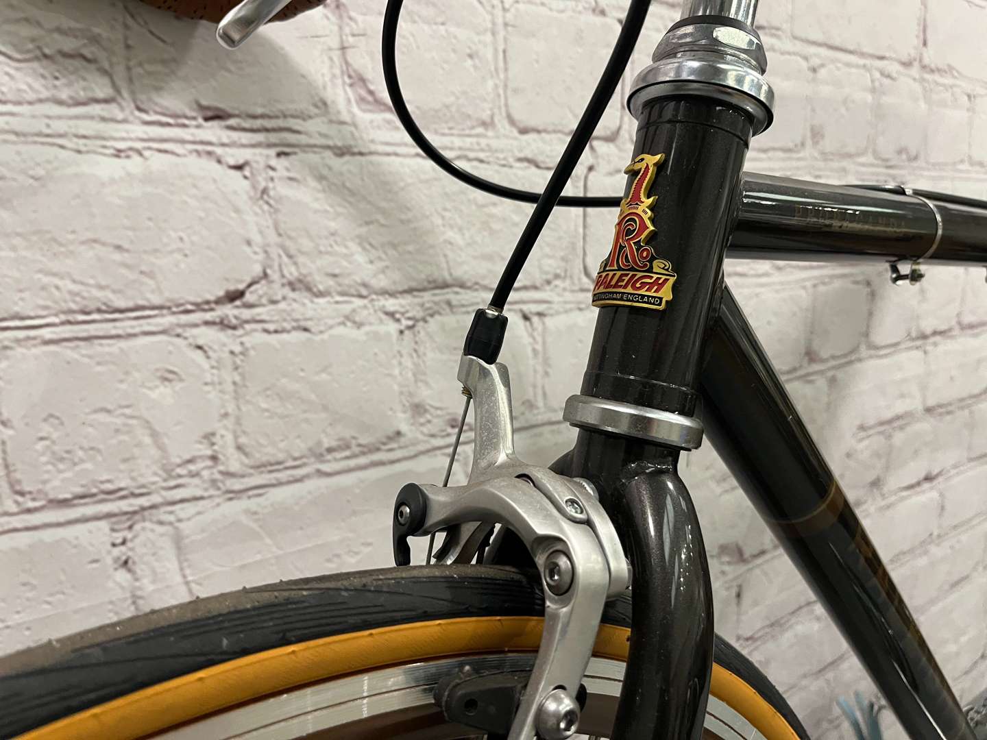 <p>Raleigh “Propaganda” Single Speed Hybrid Bike</p>