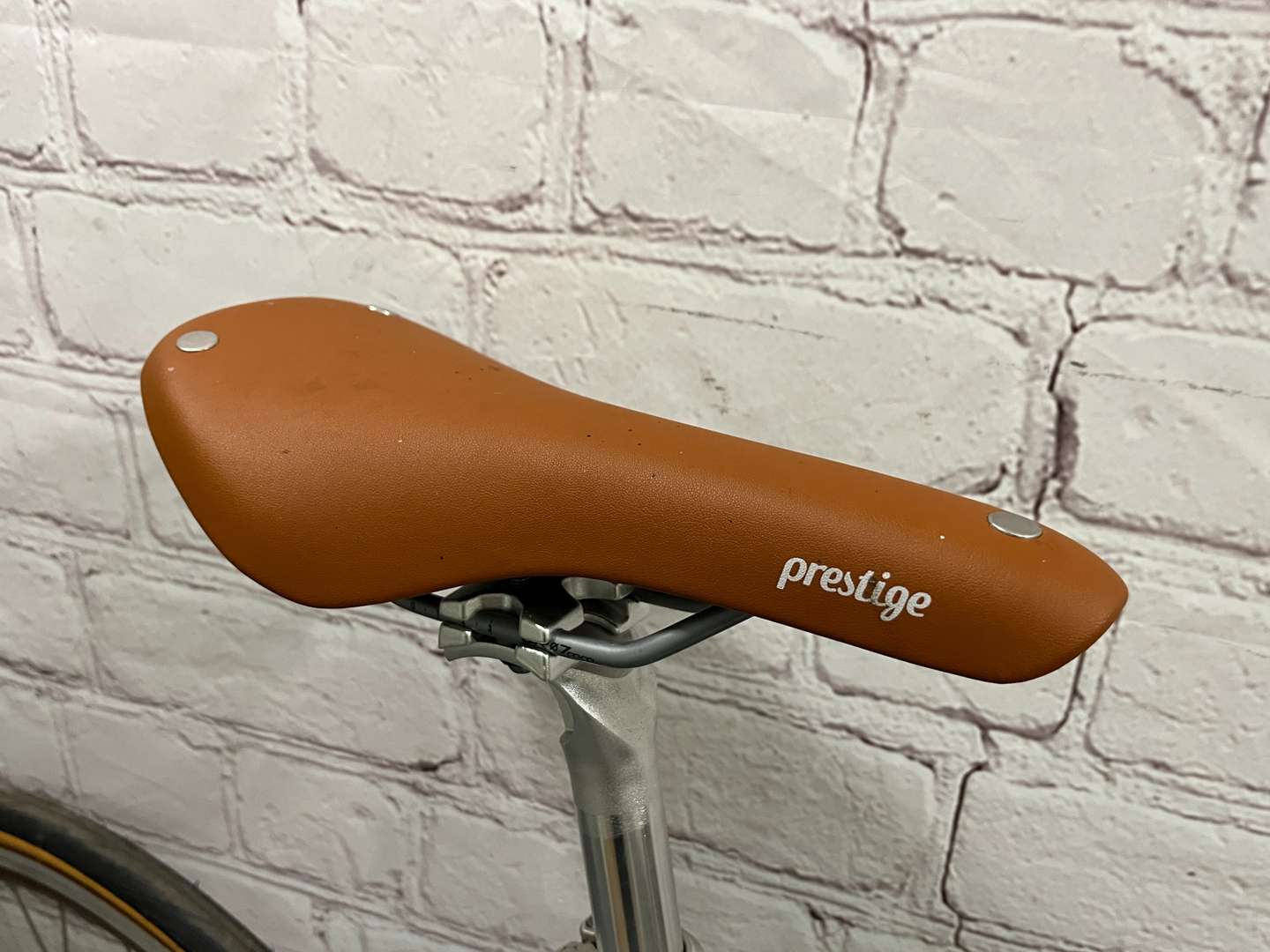 <p>Raleigh “Propaganda” Single Speed Hybrid Bike</p>