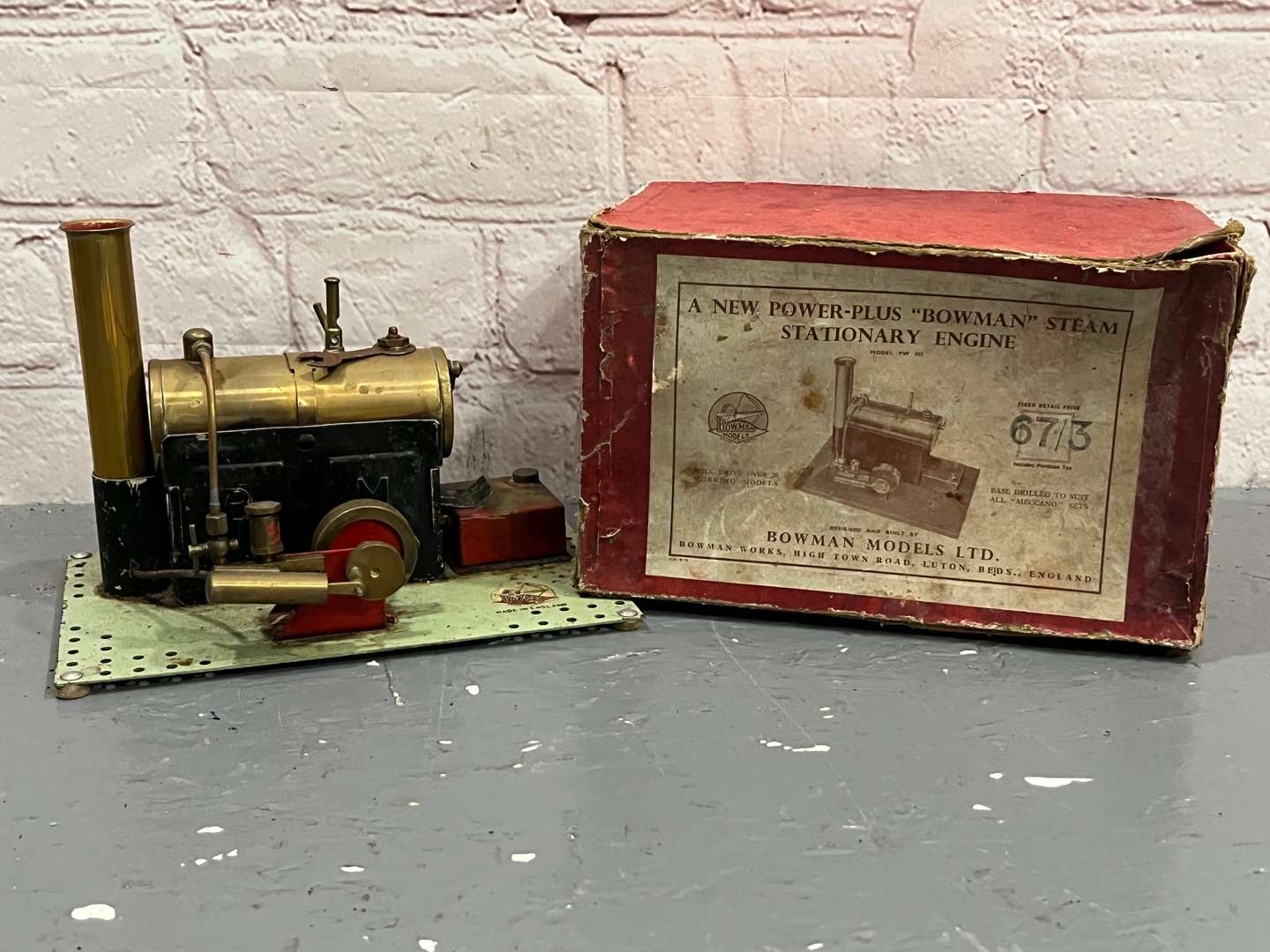 <p>Boxed Bowman Model Steam Stationary Engine&nbsp;</p>