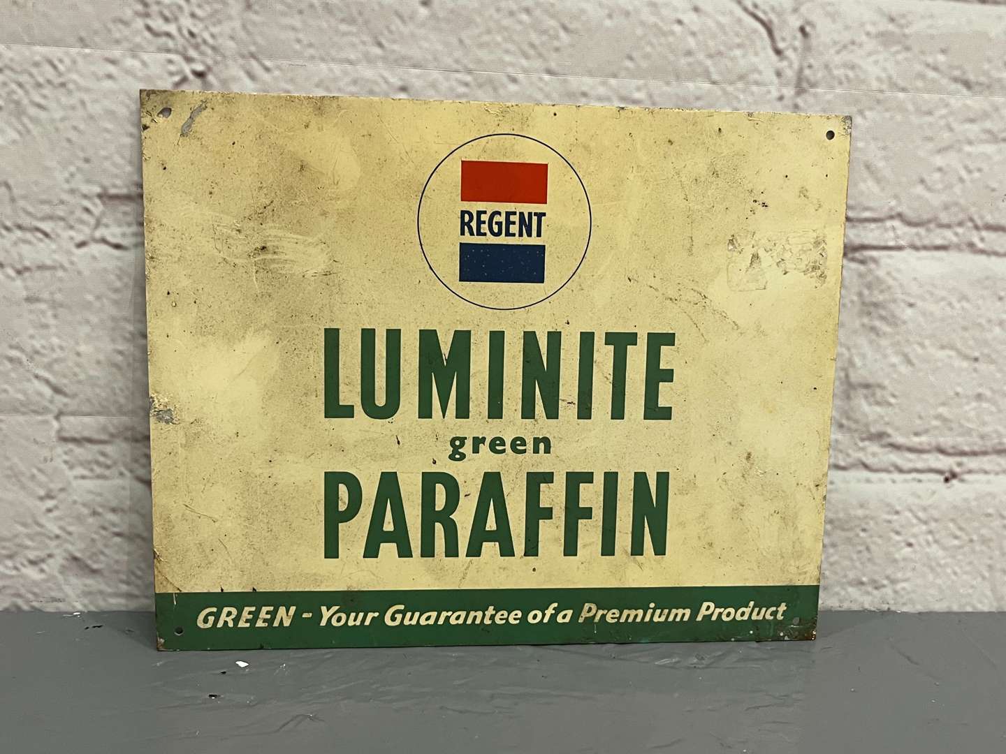 <p>Regent Luminite Green Paraffin Aluminium Sign&nbsp;</p>