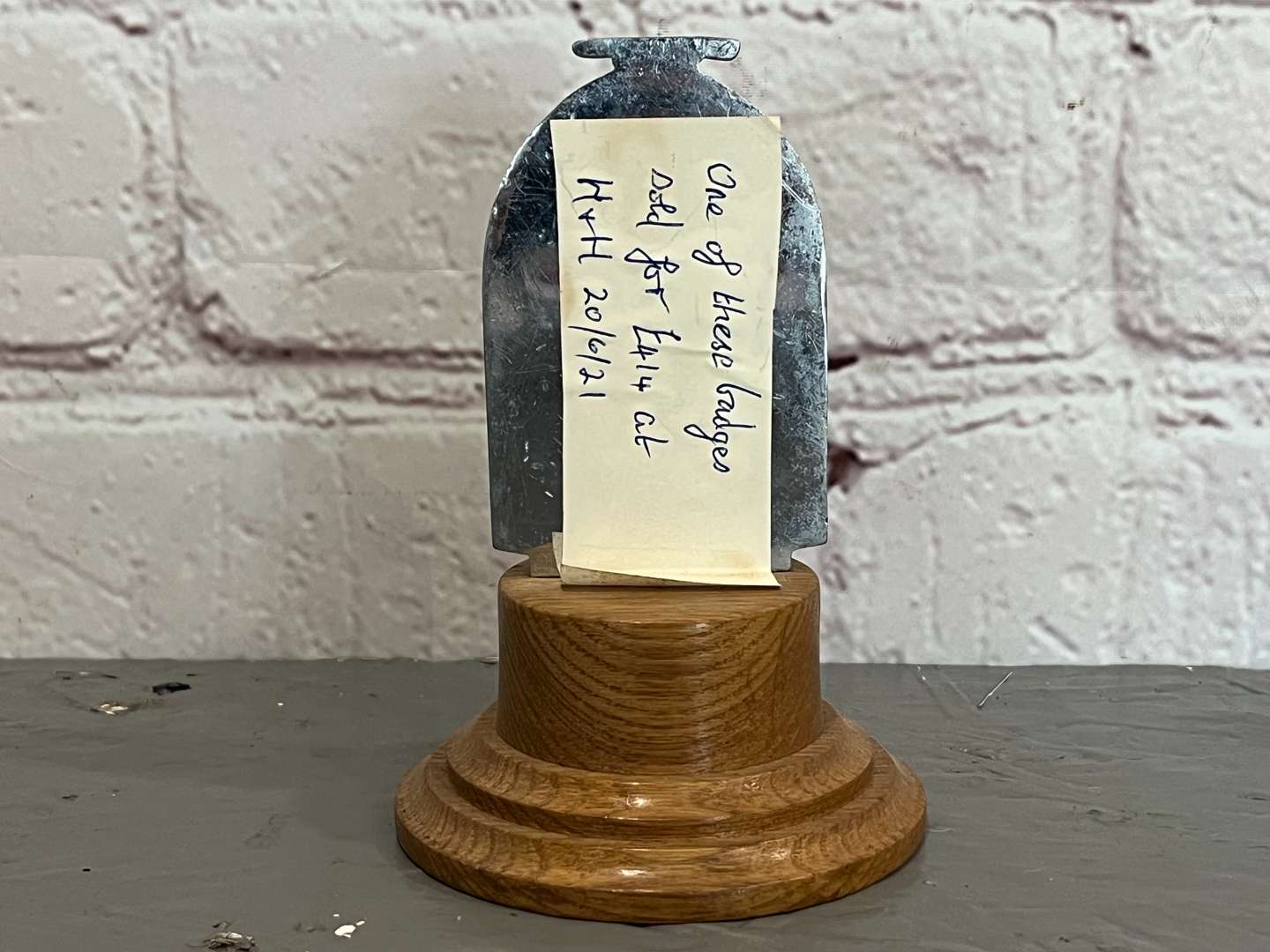 <p>Bentley Owners Club Mounted Car Badge</p>