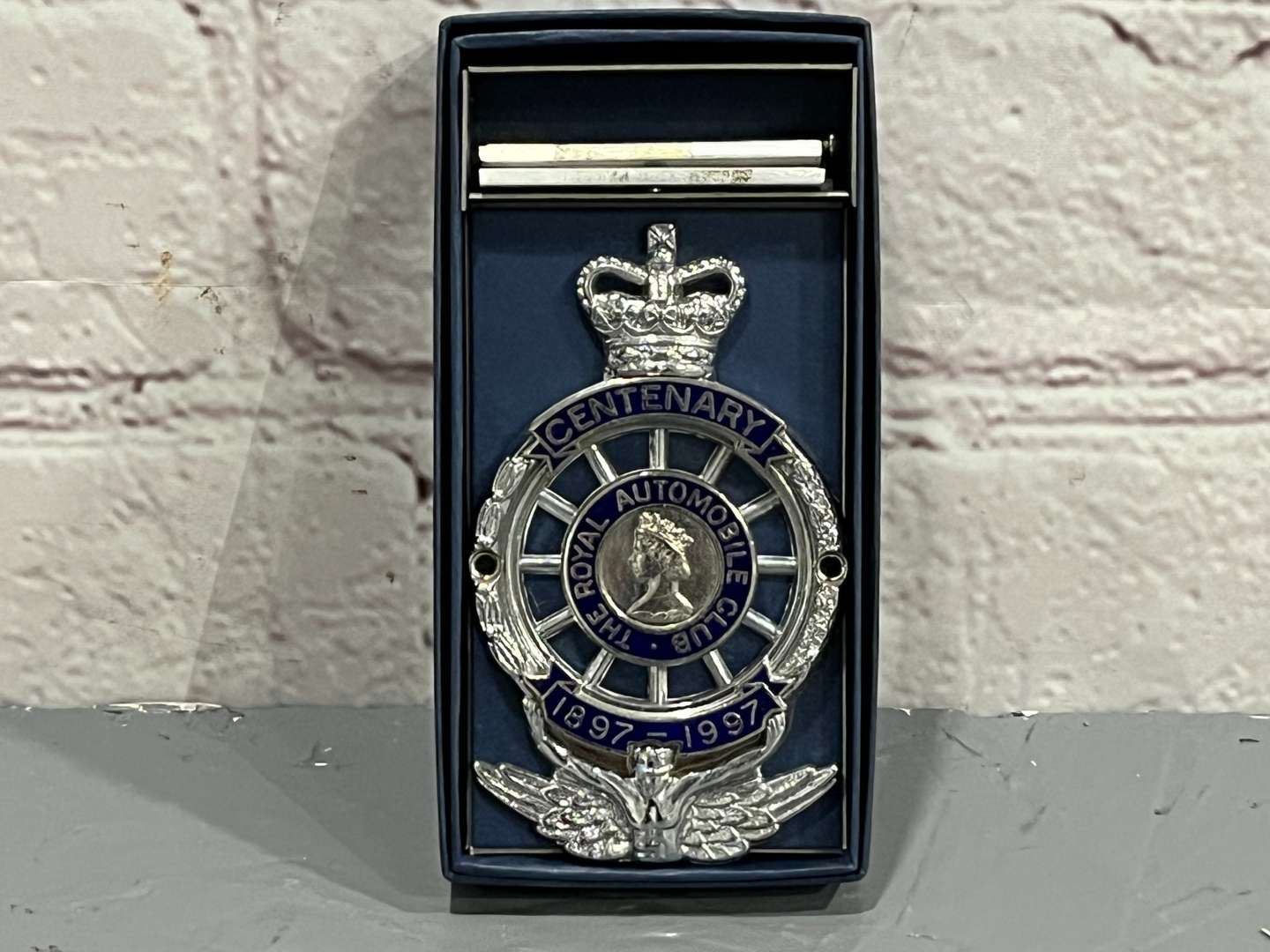 <p>Royal Automobile Club Boxed Centenary 1897-1997 Car Badge</p>